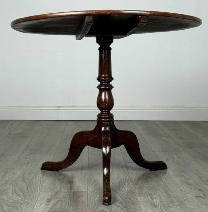 18th Century Tilt Top Table In Mahogany photo Furniture
