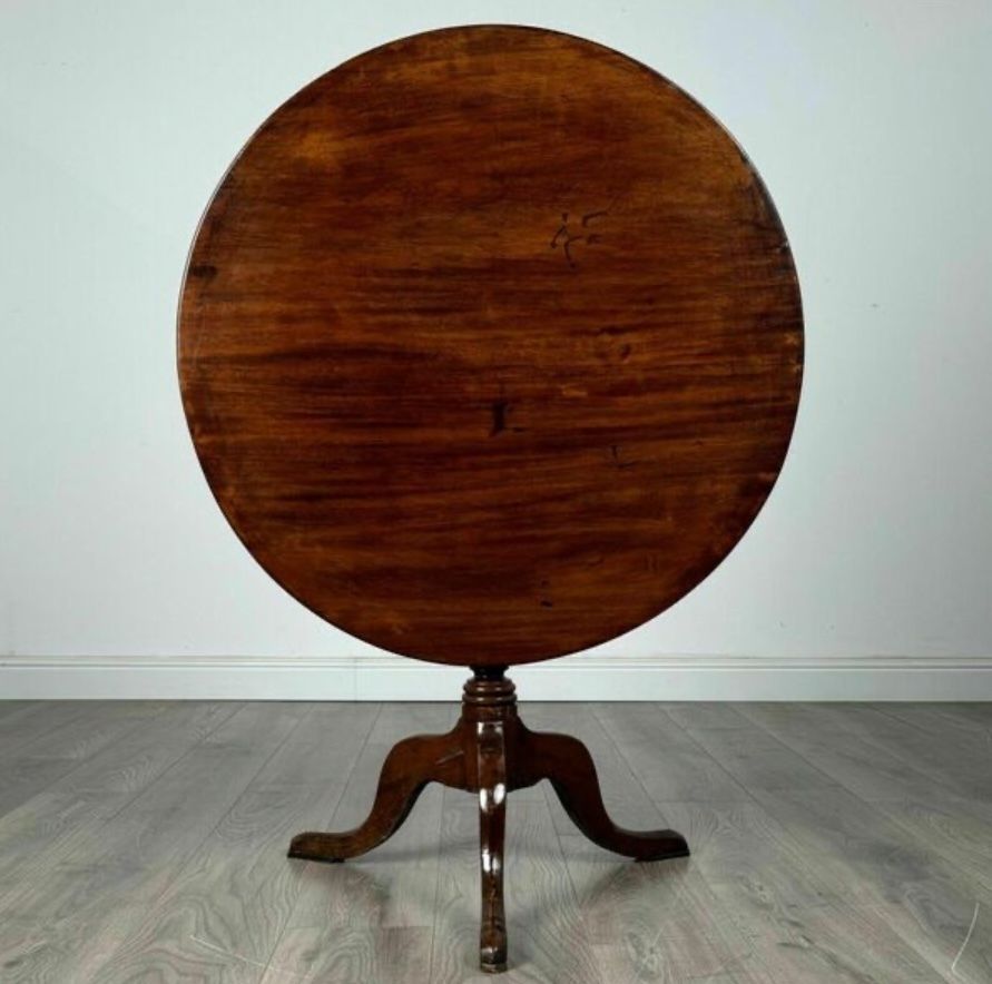 18th Century Tilt Top Table In Mahogany photo 395.0