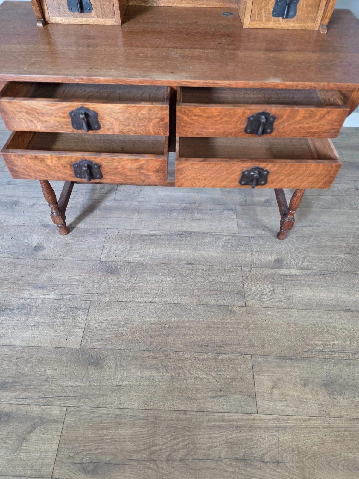 photo vintage Early Heals Of London Antique Oak Newlyn Dressing Table