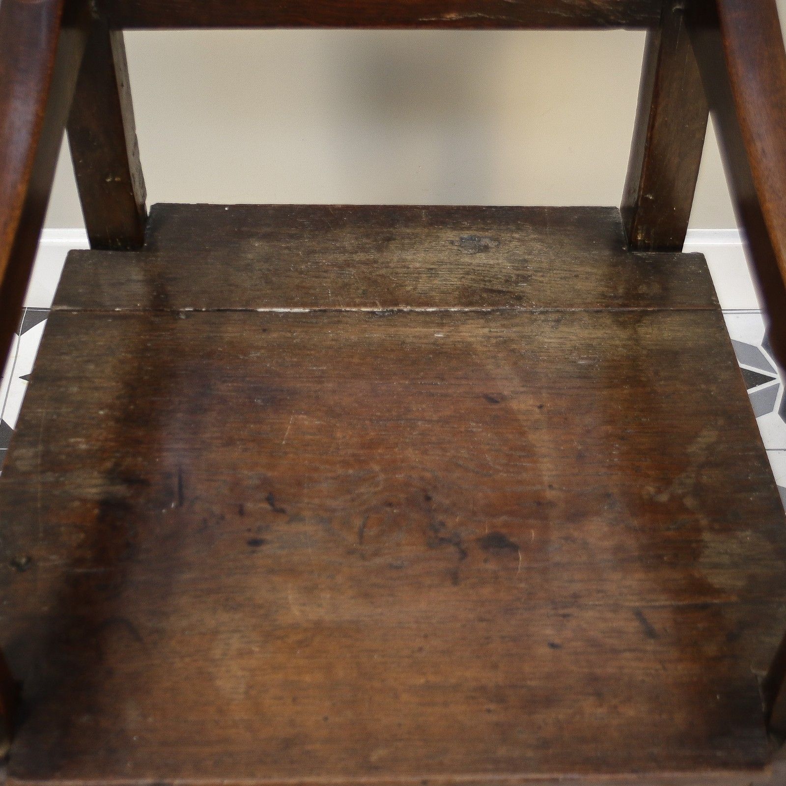 photo furniture Wainscot Chair Oak 18th Century Hand Carved Back