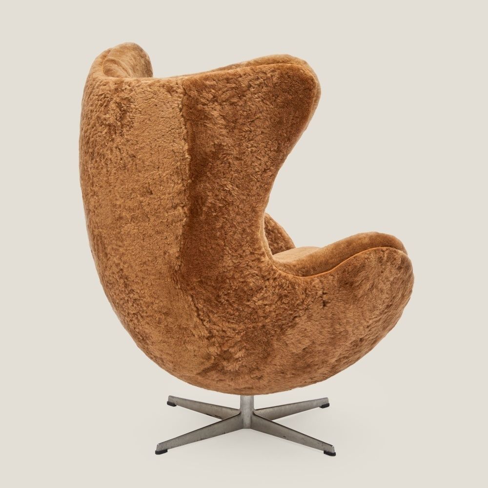 Pair Of Camel Egg Armchairs And Ottoman – Arne Jacobsen photo 24751.5