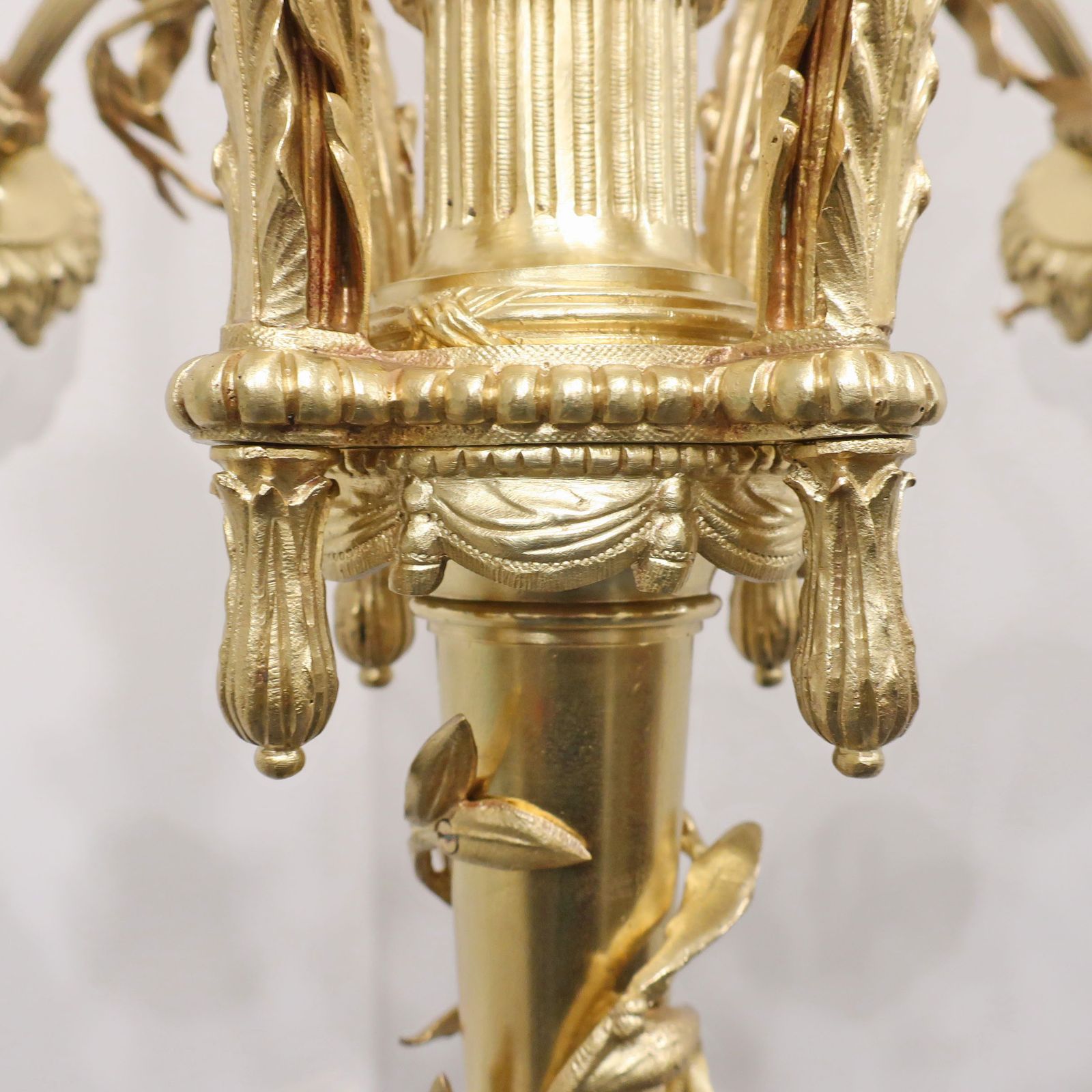 photo furniture French Neoclassical Style Gilt Bronze Lyre Chandelier