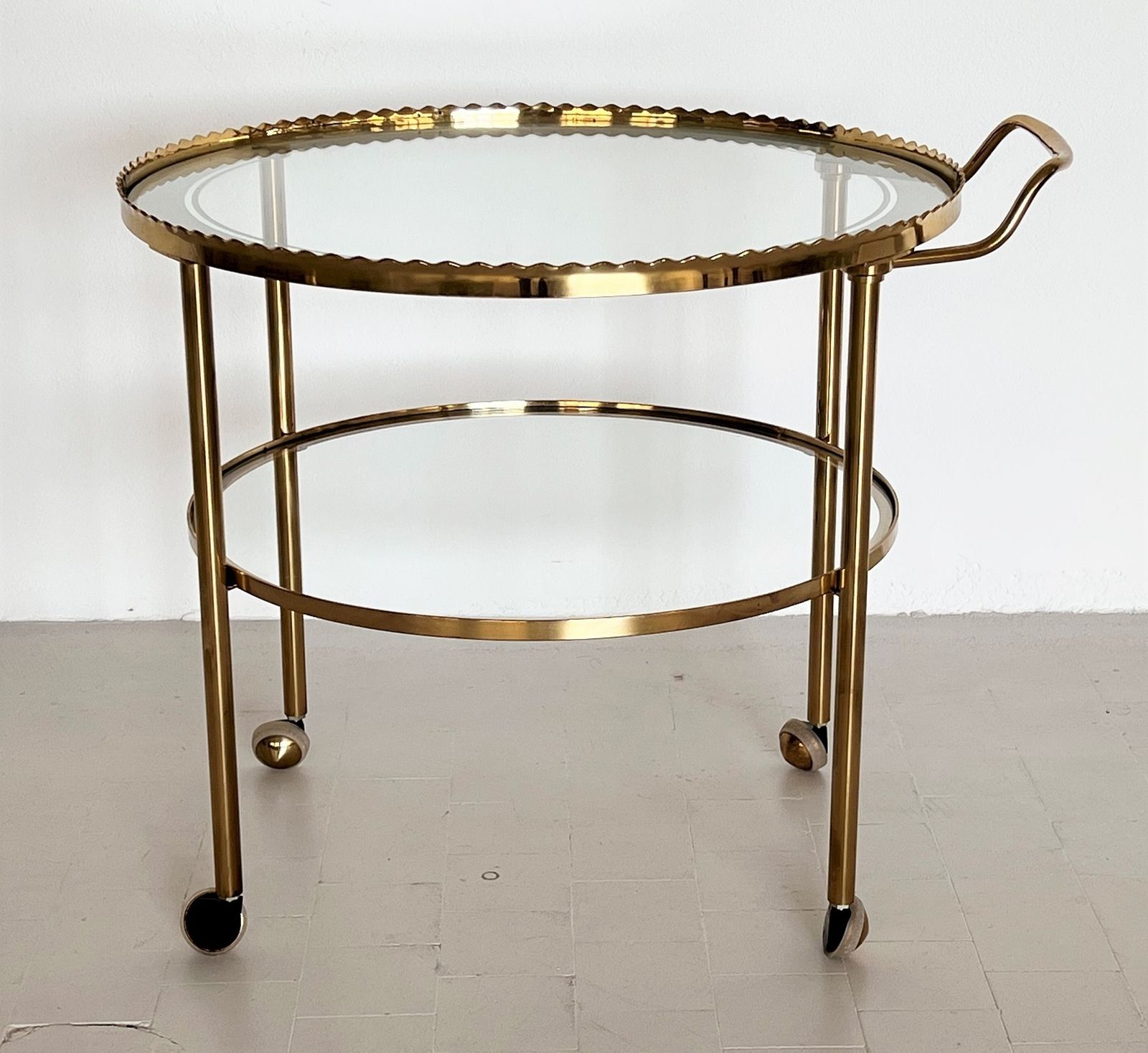 photo vinterior Midcentury Brass And Glass Trolley Or Bar Cart By Vereinigte Werkstätten, 1970s
