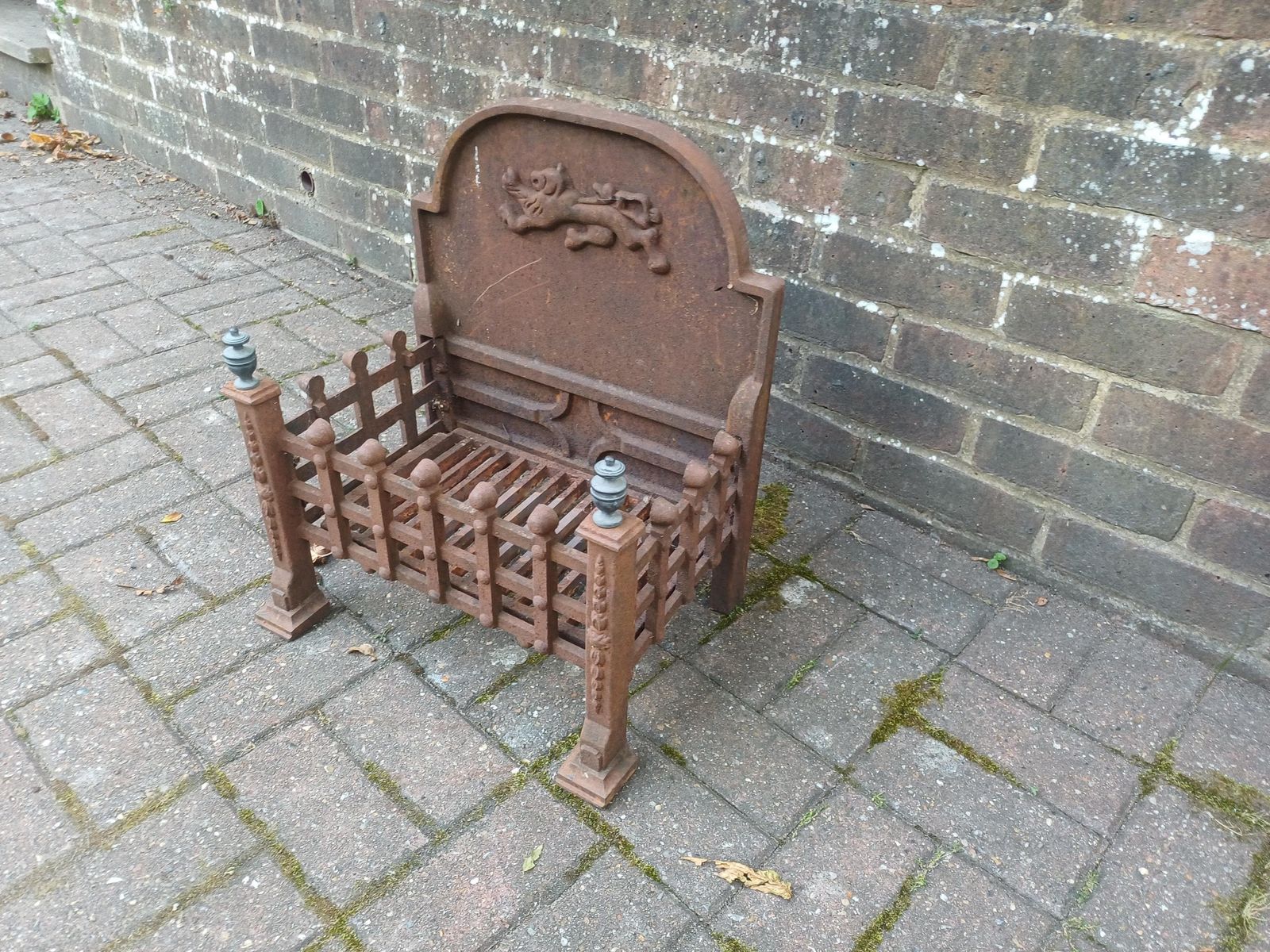 Antique Cast Iron Fire Grate 19th Century Fireplace Insert Rustic Iron Fire Basket With Lion Motif Vintage Hearth Decor photo vinterior