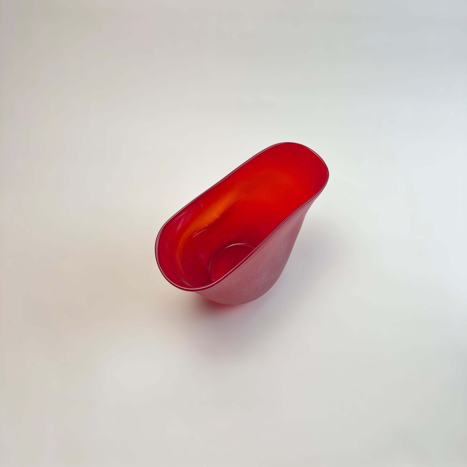 Postmodern Italian Scavo Vase, Red Studio Glass, 1990s photo vinterior