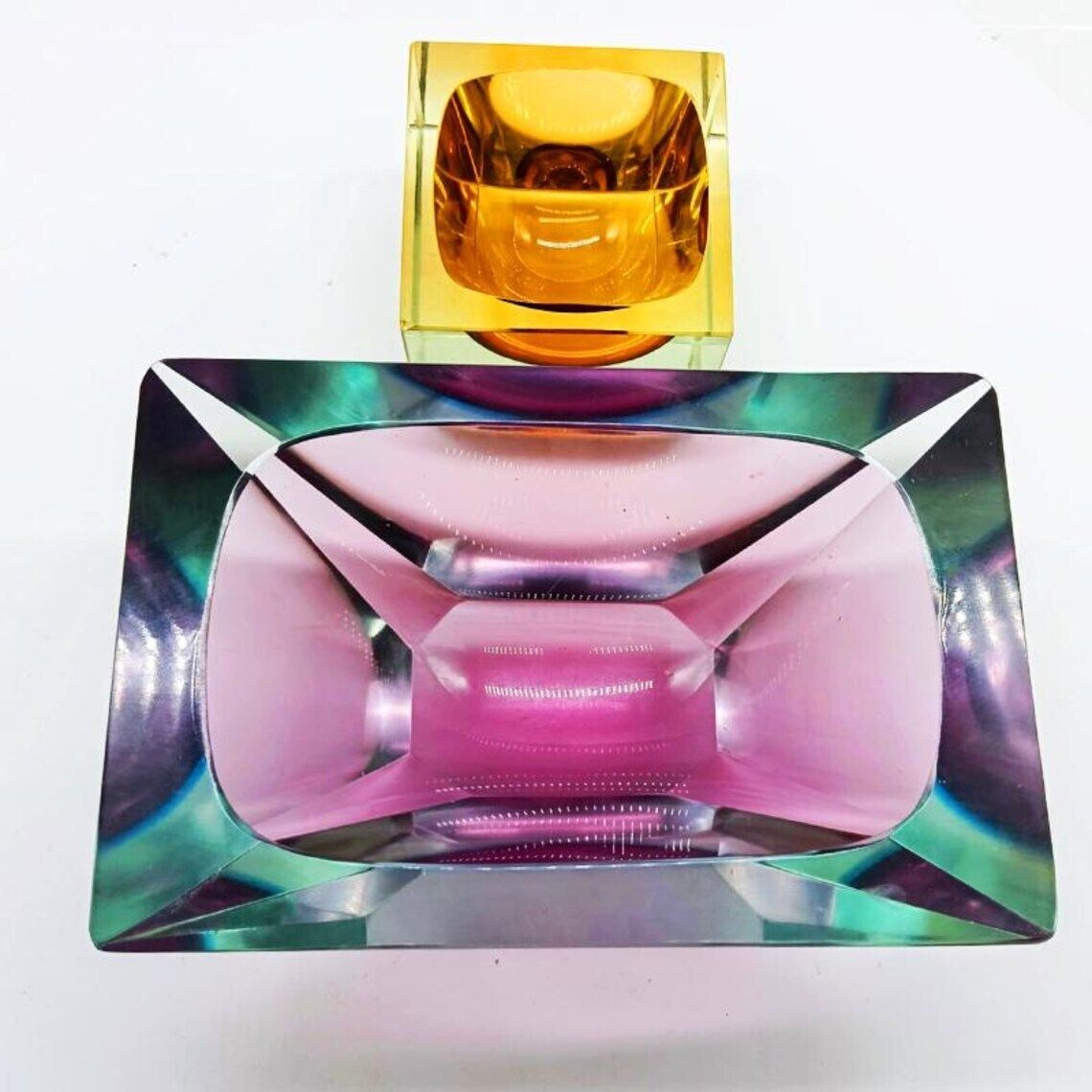photo for sale 1960s Big Rare Pink Multifaceted Rectangular Ashtray Or Catch All In Murano By Flavio Poli For Seguso. Made In Italy.