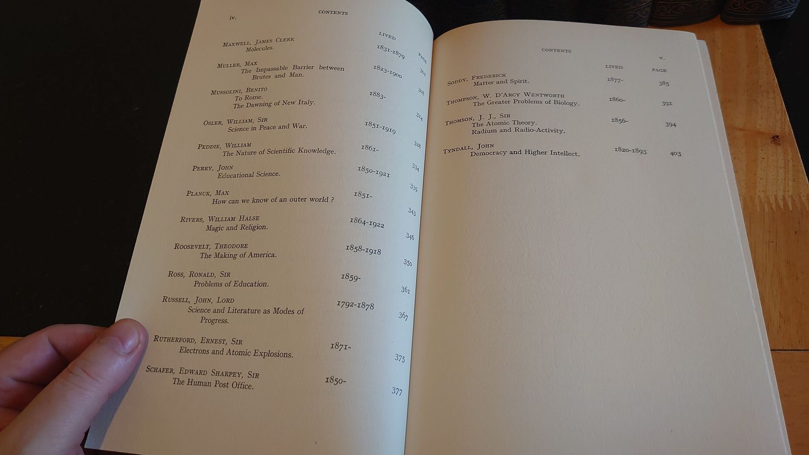 photo for sale The International University Reading Course   All Eight Volumes   Edited By Ernest Barker C1939/40   Good To Very Good Condition