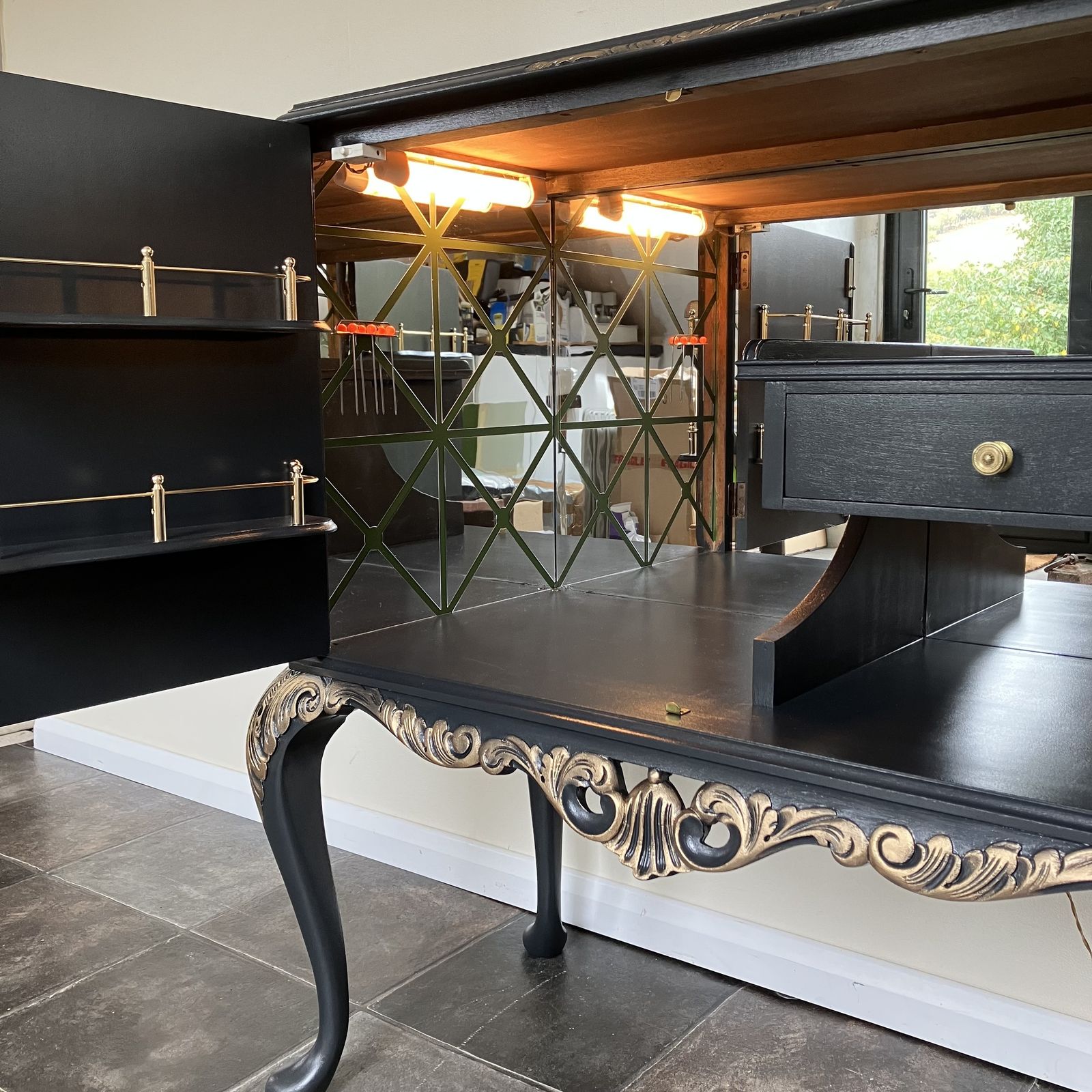 photo vinterior Vintage Painted Black Flame Mahogany Mirrored Cocktail  Cabinet On Carved Queen Anne Legs In Farrow And Ball Off Black
