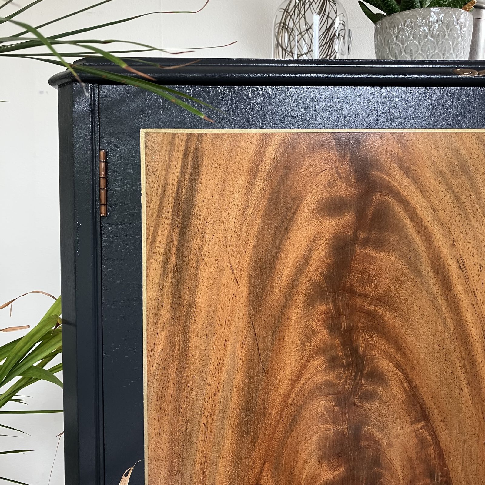 photo vintage Vintage Painted Black Flame Mahogany Mirrored Cocktail  Cabinet On Carved Queen Anne Legs In Farrow And Ball Off Black