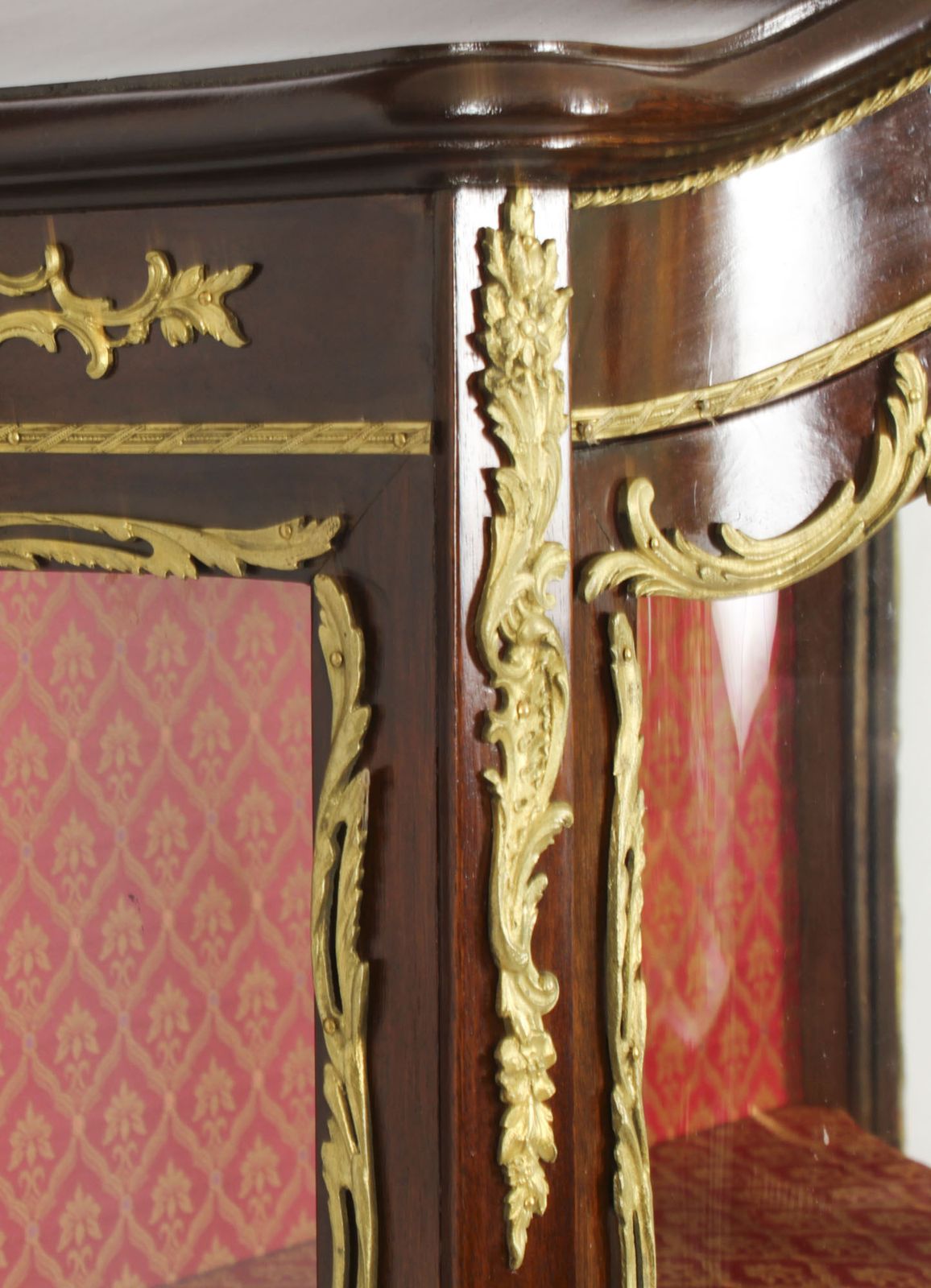photo vinterior Antique French Vernis Martin Display Cabinet Vetrine Circa 1880 19th C