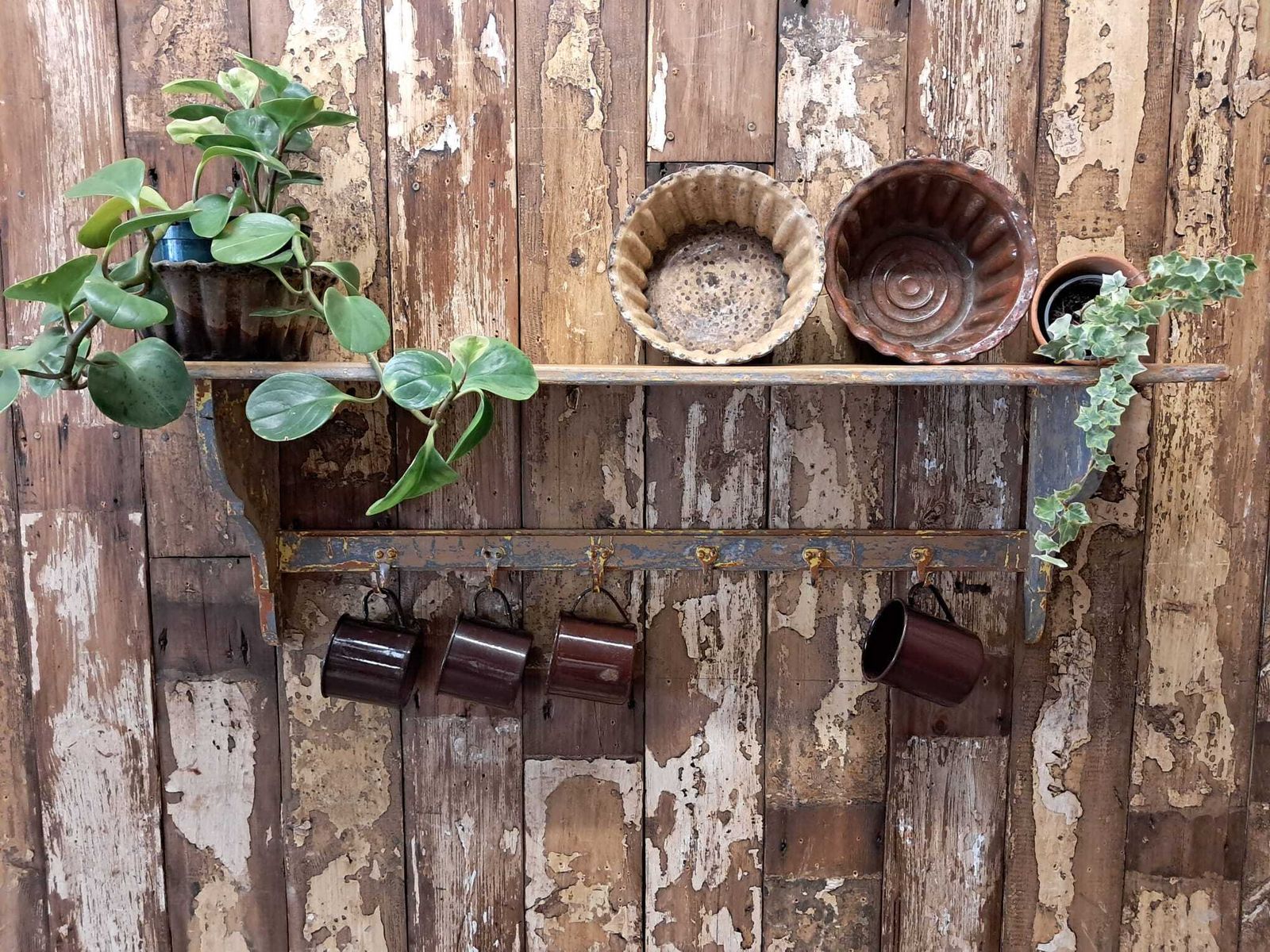 Rustic Kitchen Shelf photo 195.0