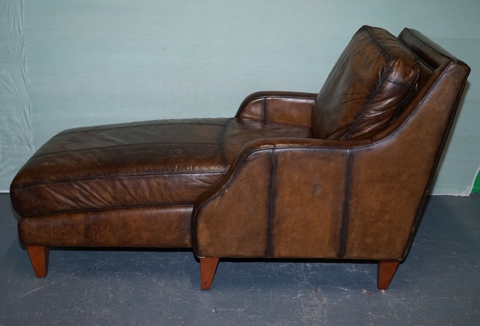 photo vinterior Deep Cognac Hand Dyed Leather Chaise Lounge Armchair Seating