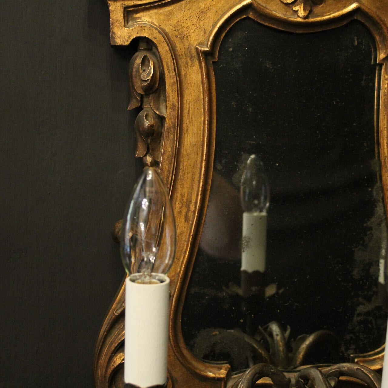 photo furniture Florentine Pair Of Giltwood Antique Girandoles