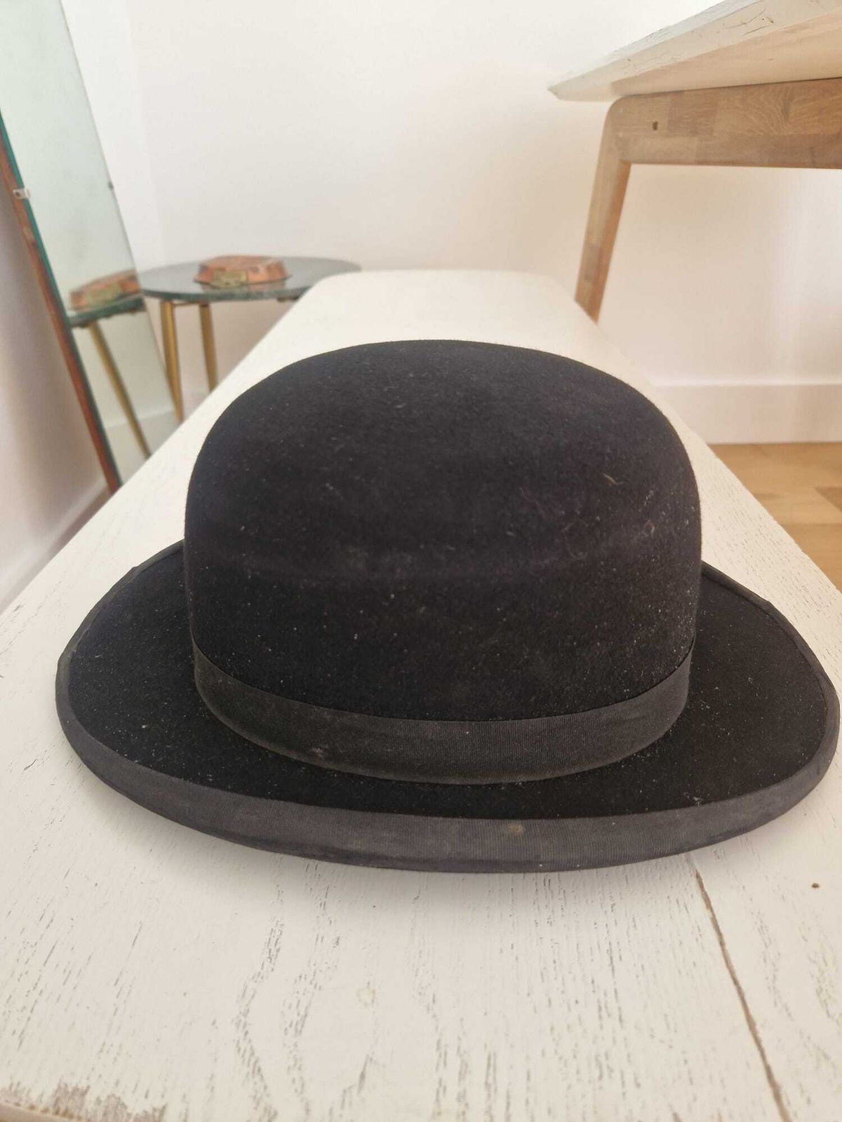 1940s Hatbox (With Moleskin Top Hat And A Velvet Bowler Hat Inside) photo vintage