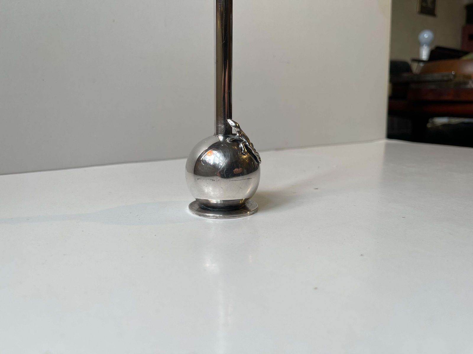 Art Deco Silver Plated Single Flower Vase W. Lizard By Hugo Grün photo vinterior