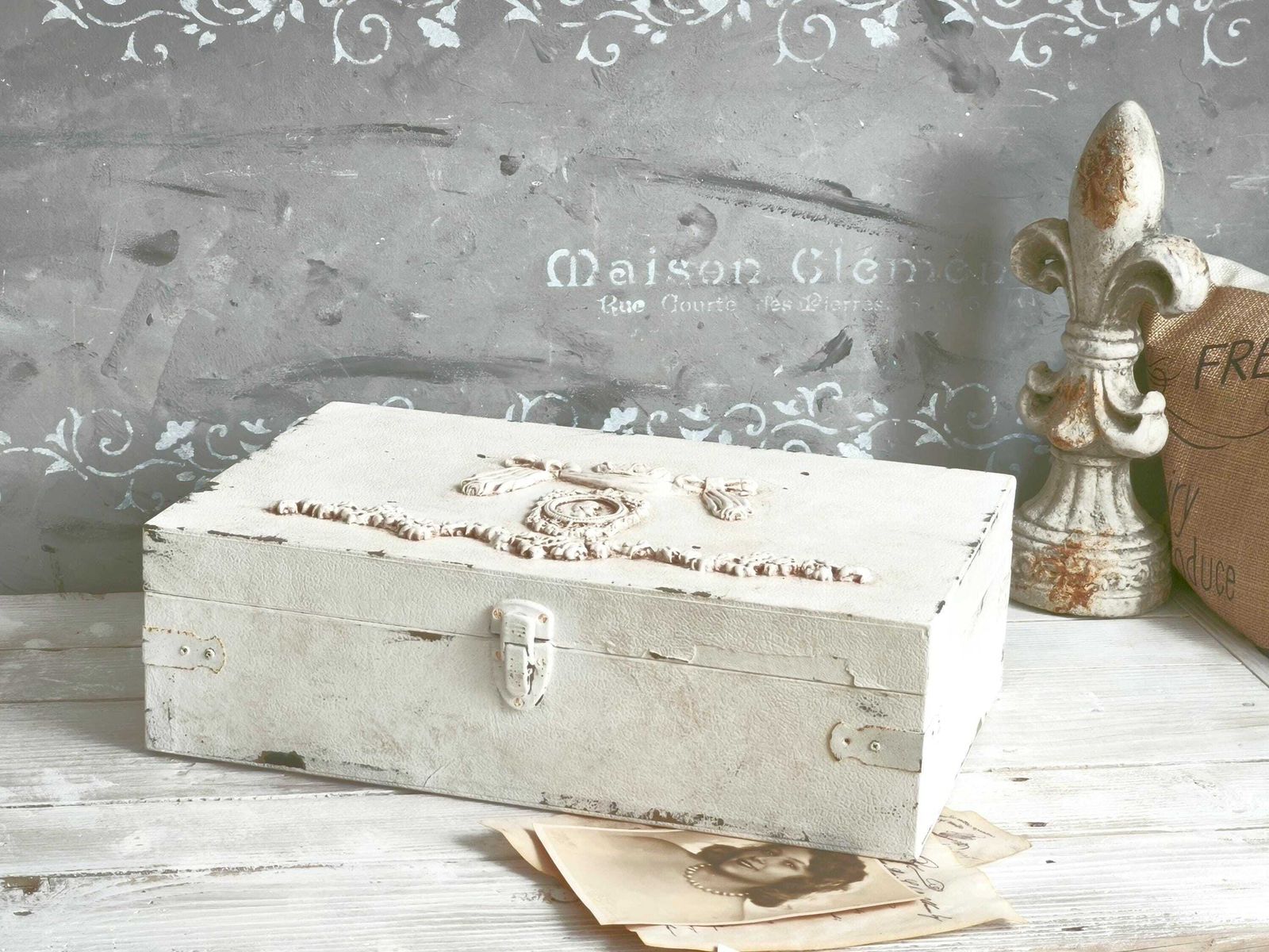 photo furniture White Wood Box With Cameo Clay Ornaments