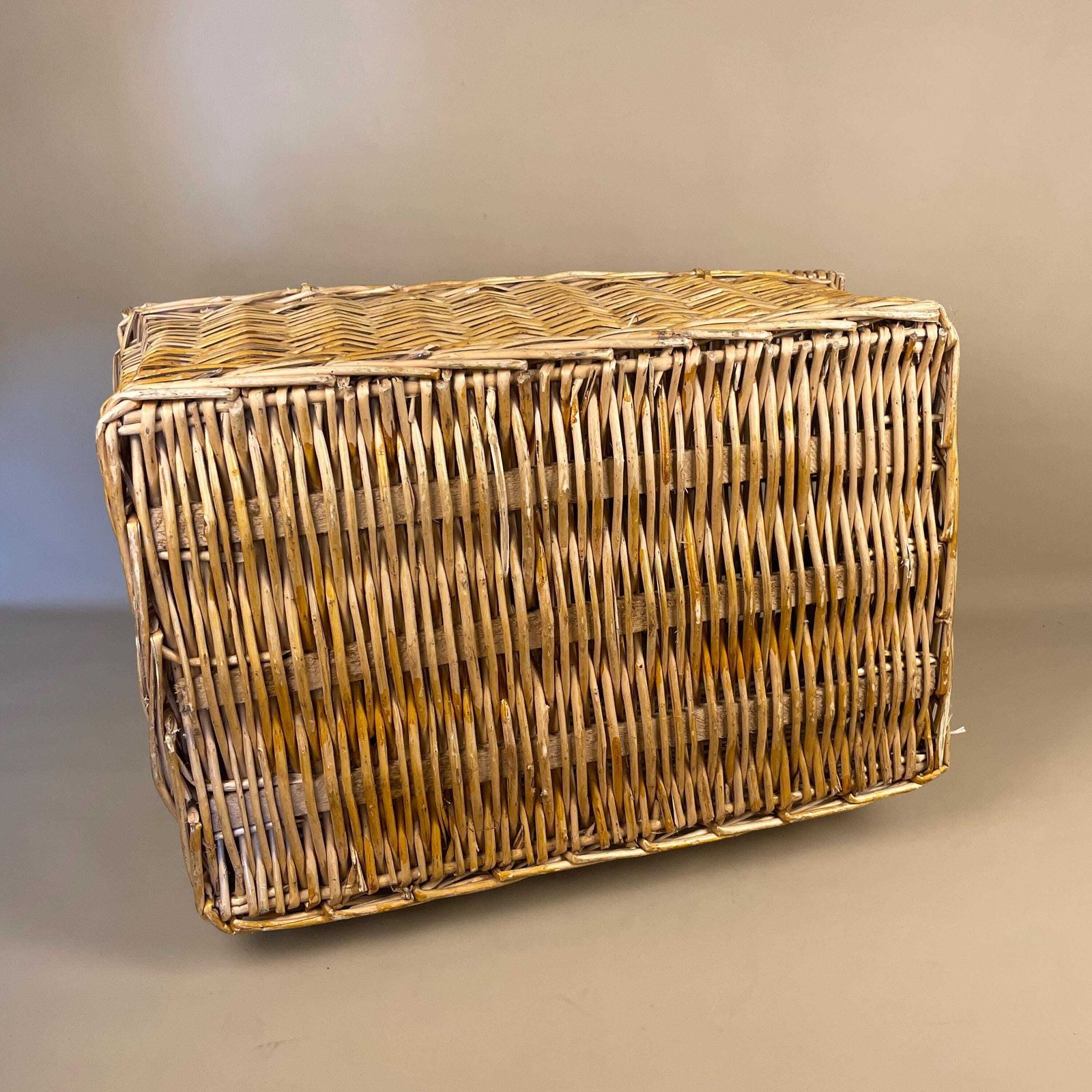 Rectangle Basket Woven Wicker Brown Antique Storage Lidded Lid Log Toys Tidy Handle Vintage Rectangle Lockable Picnic photo buy