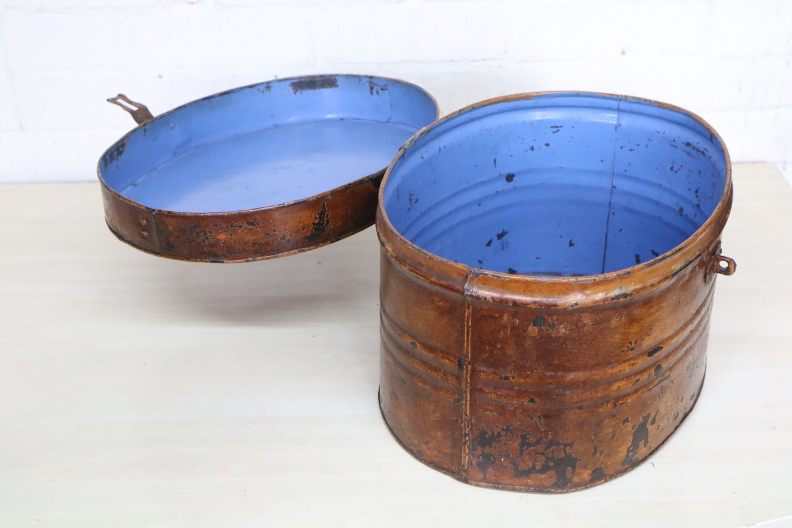 77.0 Antique Metal Hat Box Toleware Tin Lovely Patina + Hasp Very Decorative photo