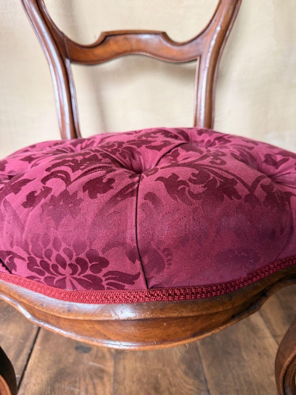 499.0 Antique Walnut Balloon Back  Victorian Magenta Purple Dining  Chairs Set 4 photo