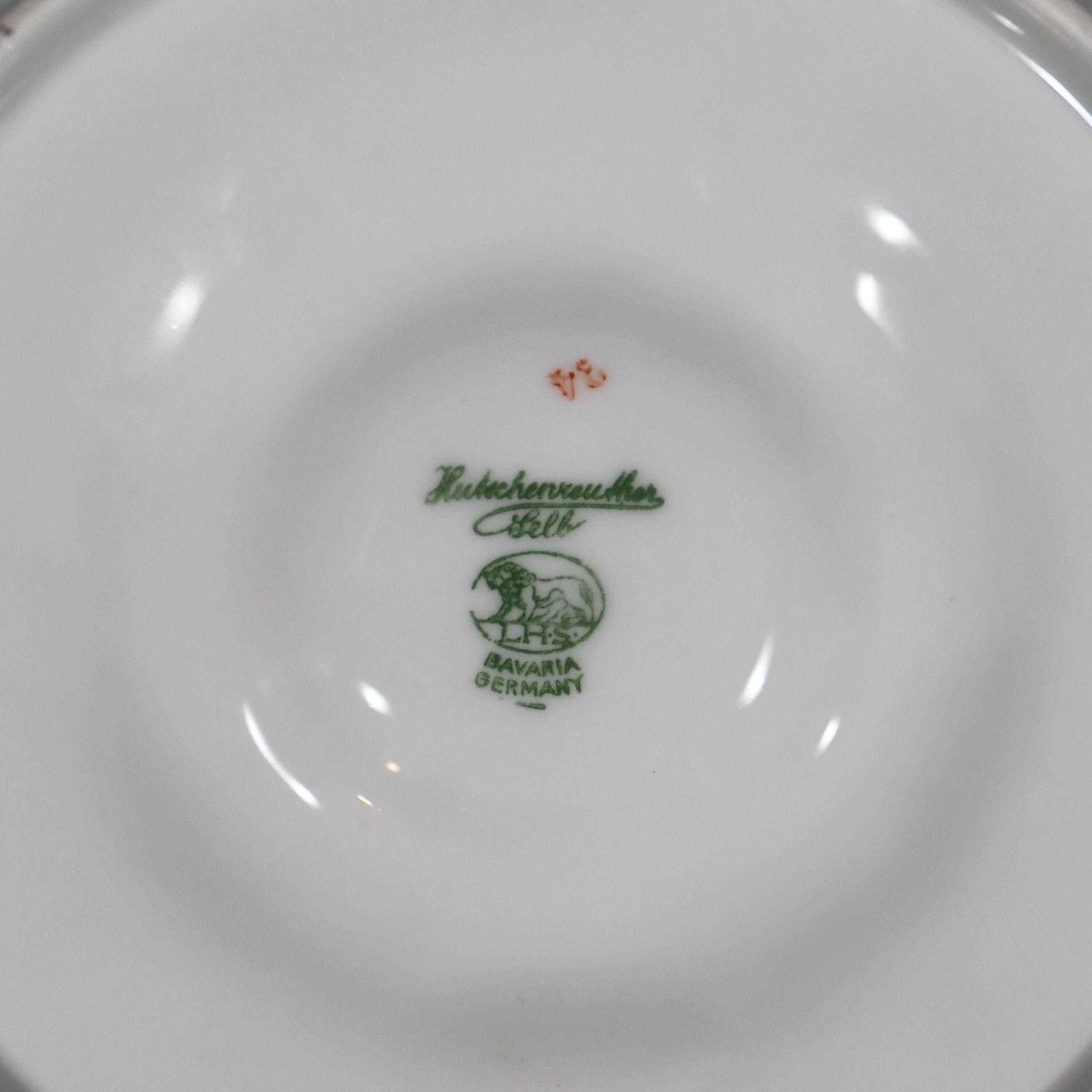 photo for sale Art Deco Oyster Plates In White And Gold Porcelain By Hutschenreuther S/2