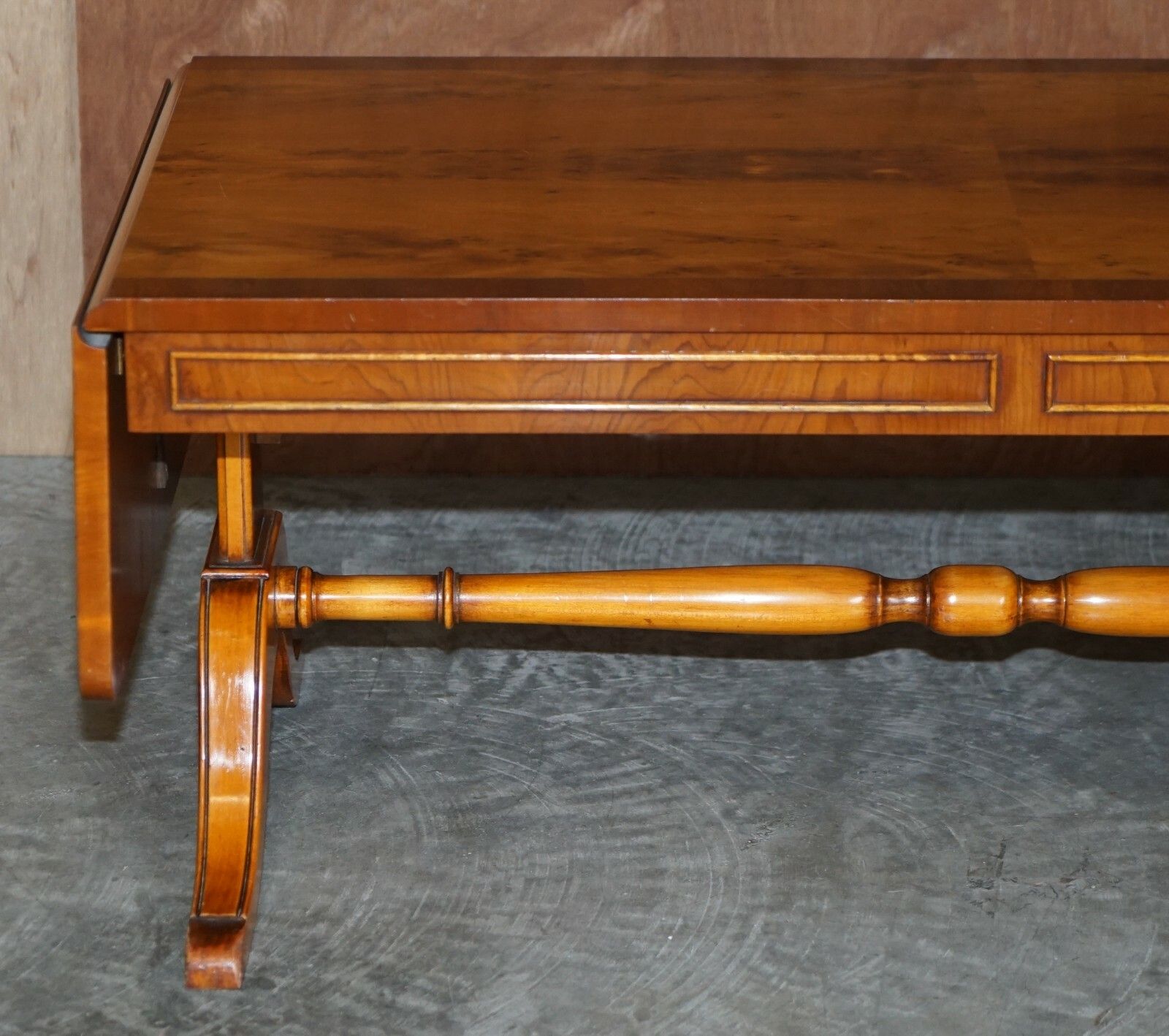 Sublime Vintage Bevan Funnell Extending Burr Yew Wood Coffee Table Part Of Suite photo for sale