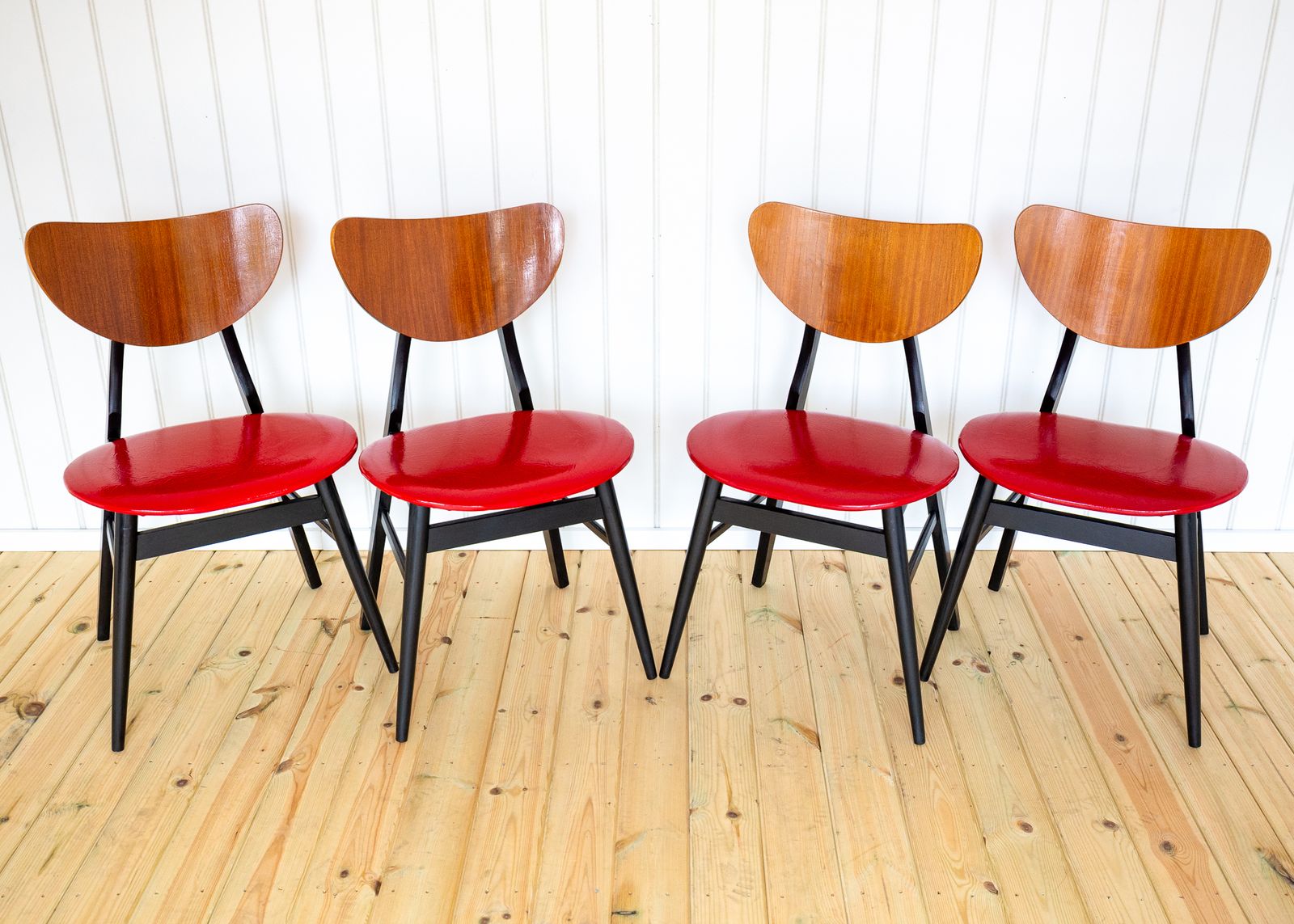photo vintage Mid Century Butterfly Dining Chairs Set Of 4 Space Age Mcm 1960s 1950s Red Black Vintage Retr.O