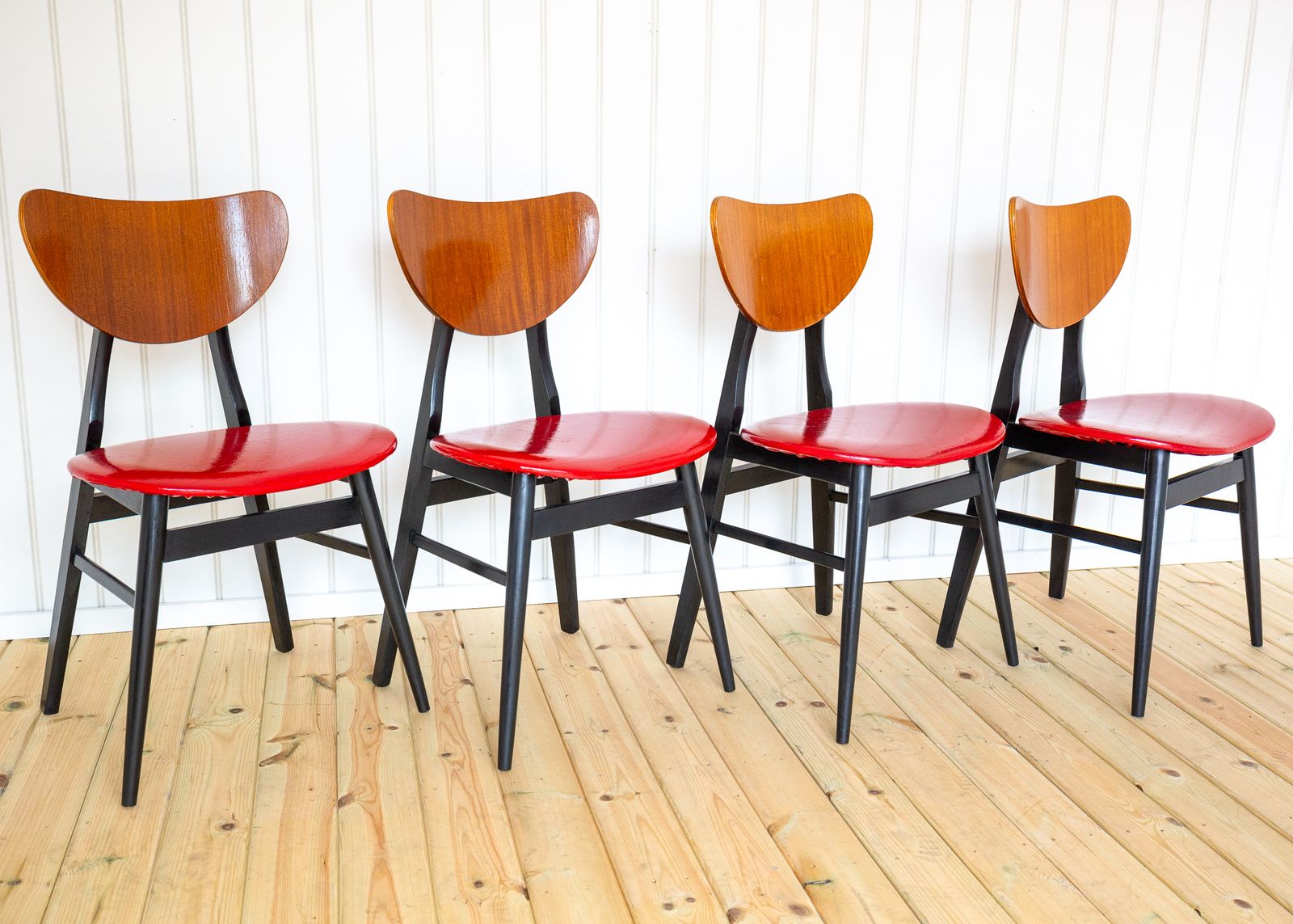 photo furniture Mid Century Butterfly Dining Chairs Set Of 4 Space Age Mcm 1960s 1950s Red Black Vintage Retr.O