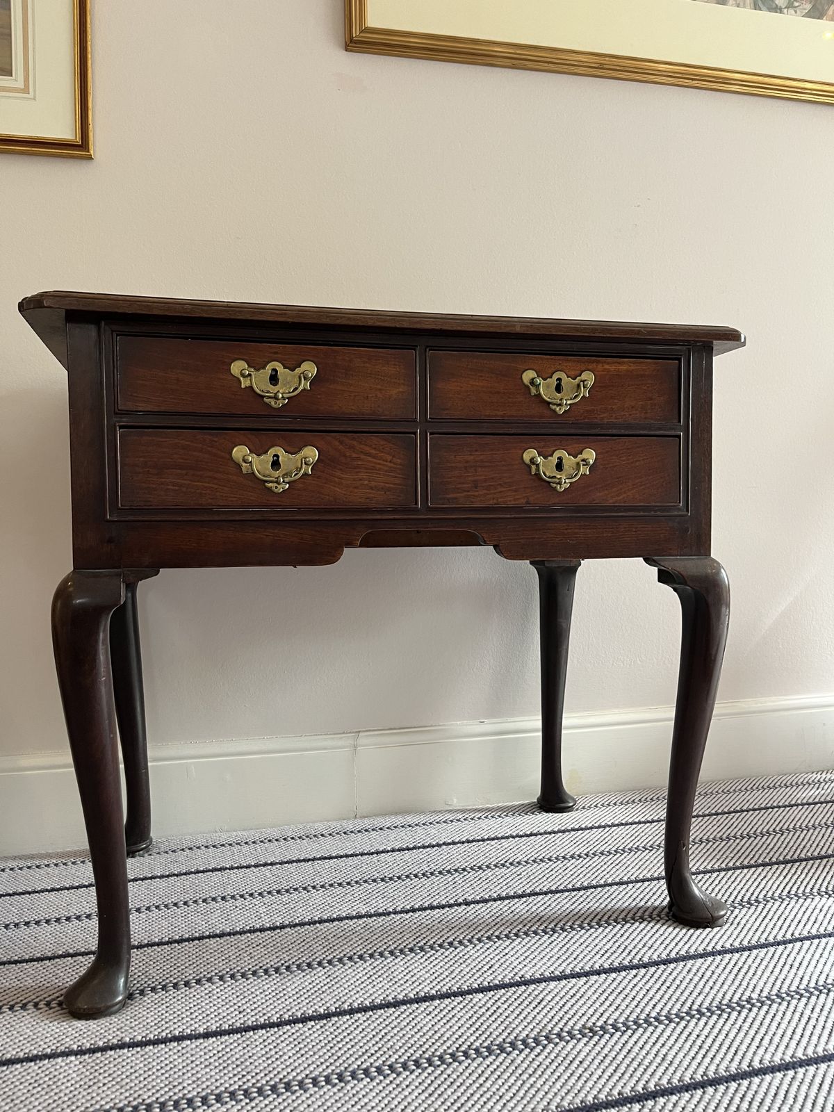 18th Century Georgian Mahogany Side Table / Lowboy With Cabriole Legs