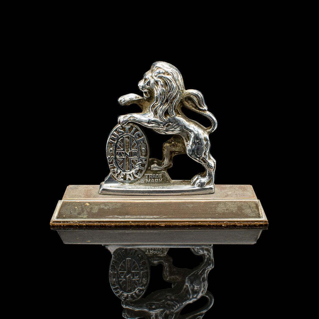 Small Antique Lion Paperweight English Animal Figure Patriotic Grille Mascot photo furniture