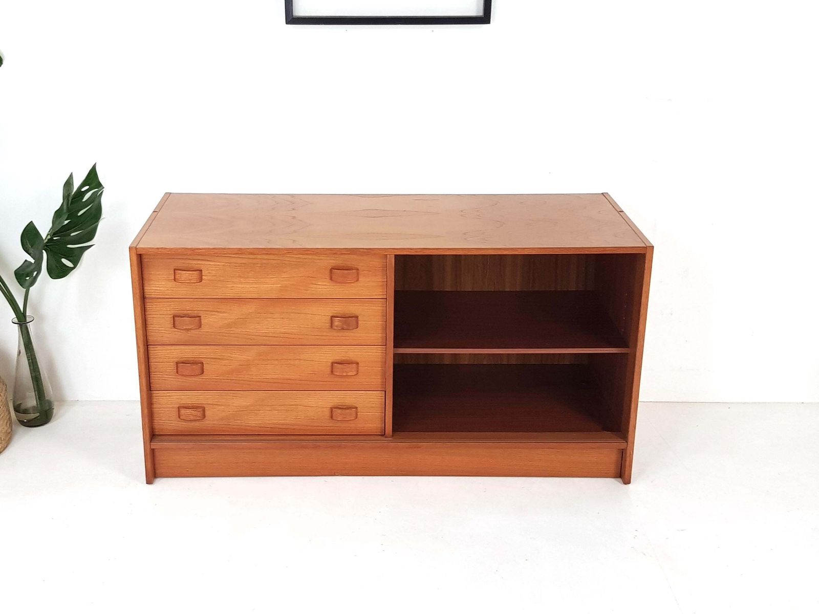 Mid Century Modern Compact Sideboard photo 385.0