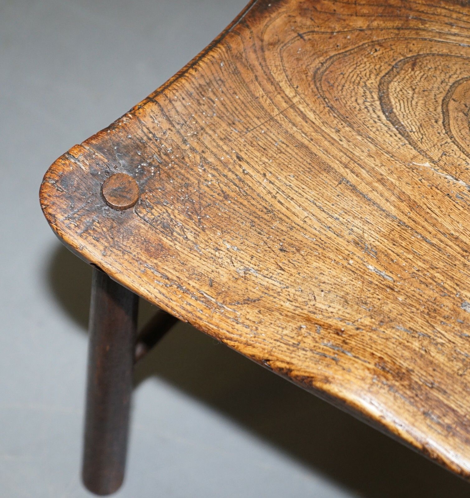 Primitive Circa 1800 Hoop Back Windsor Armchair In Elm Heavy Patina Decorative photo vinterior