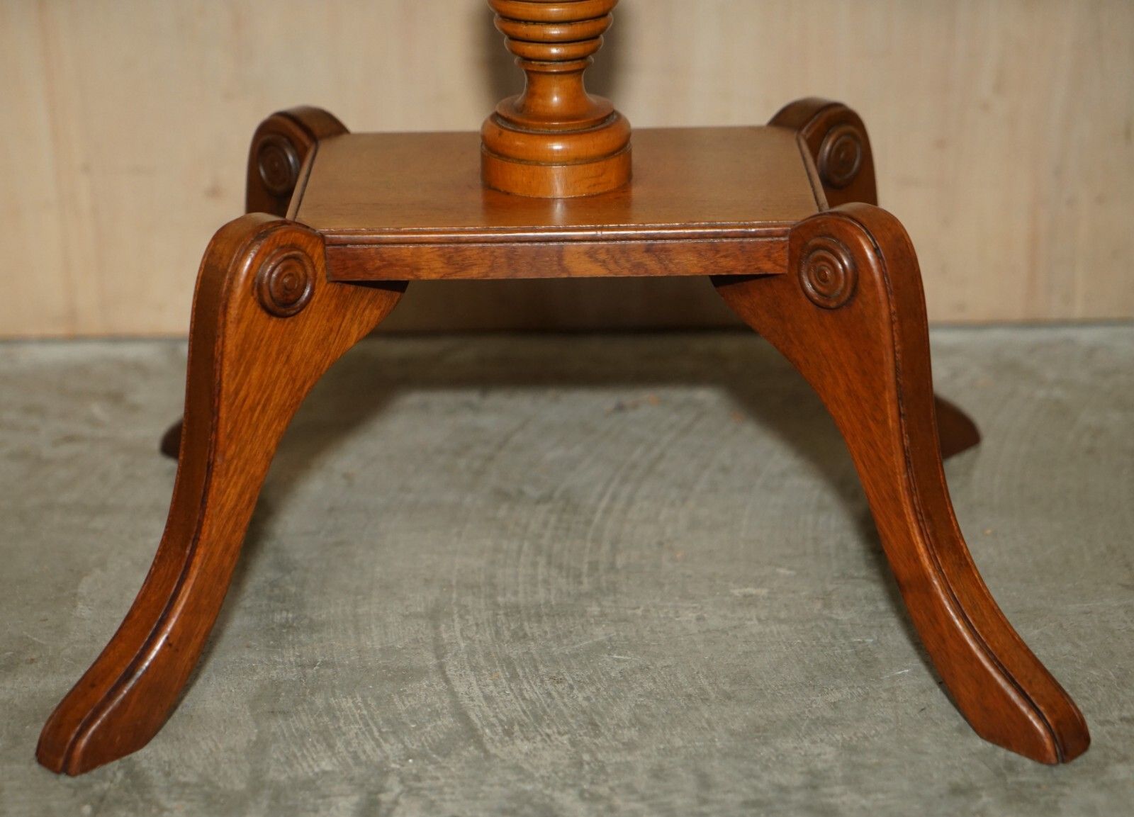 Pair Of Burr Yew Wood Beresford & Hicks Side End Lamp Tables With Gallery Rail photo buy