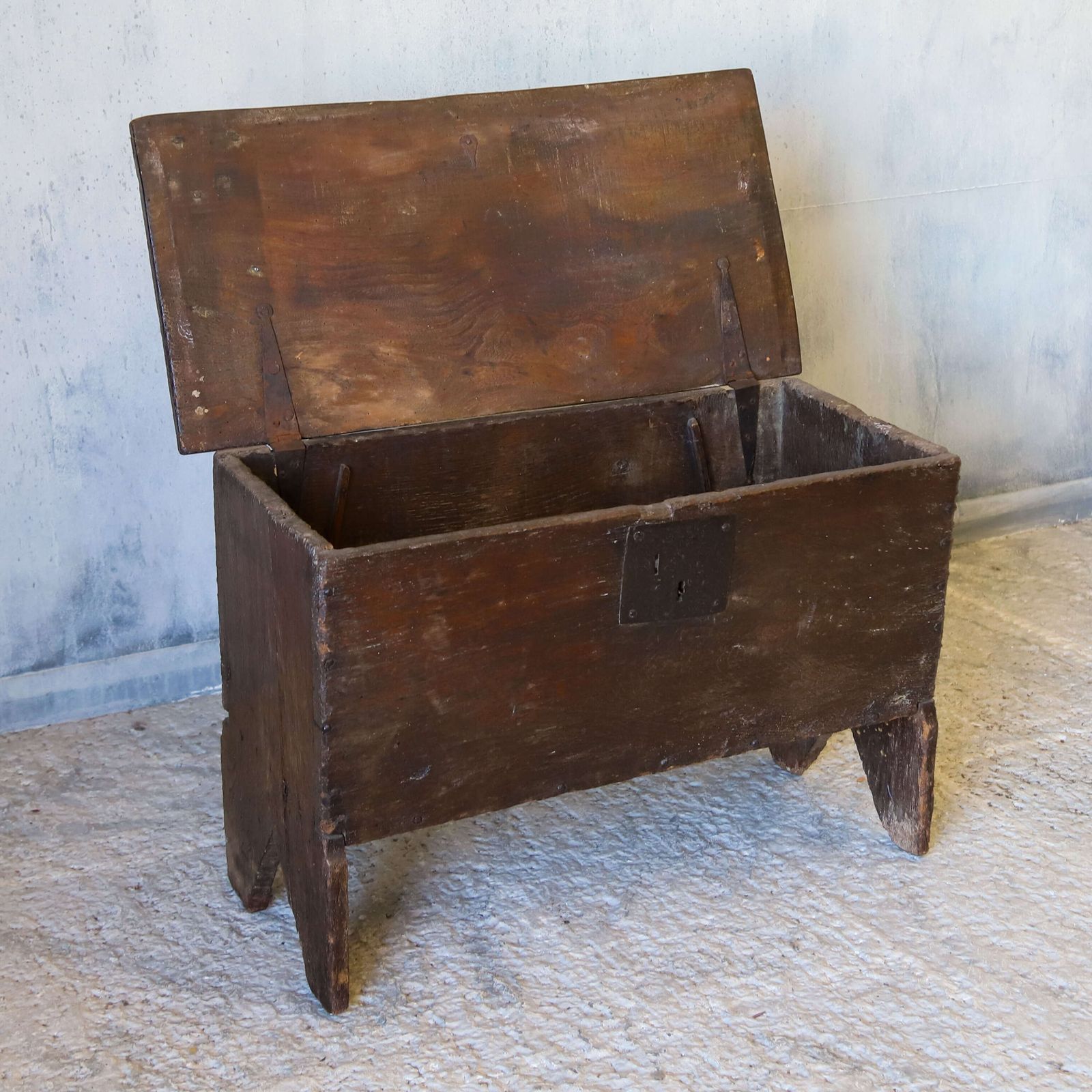 photo furniture 17th Century English Oak Six Plank Chest   Deep Patina Earned Over Nearly 400 Years