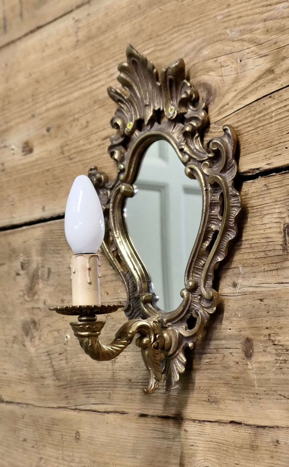 A Single Rococo Design Girandole photo vinterior