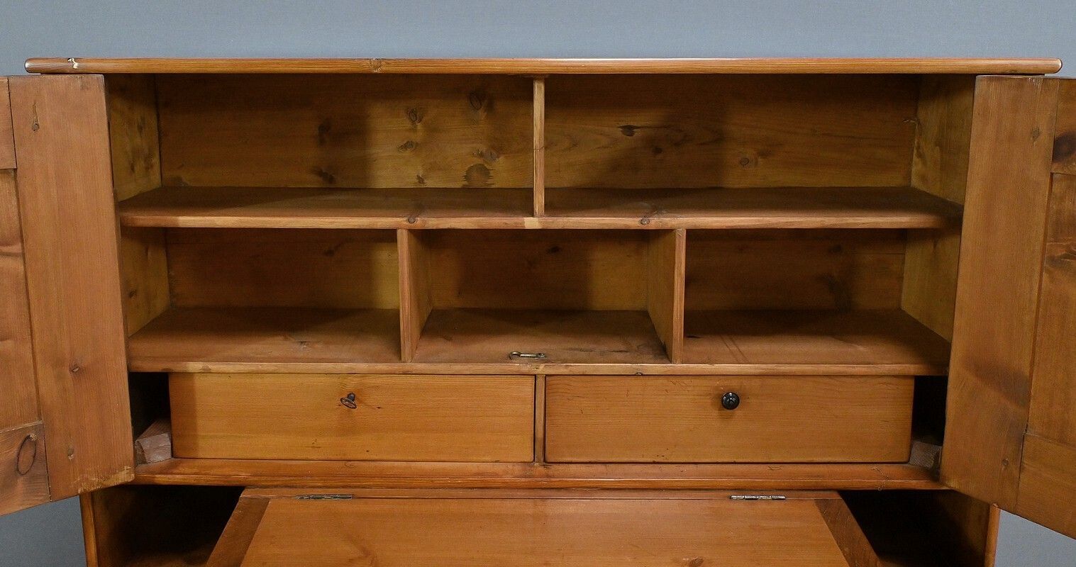 photo vinterior Pitch Pine Commercial Furniture With Lectern – 1920