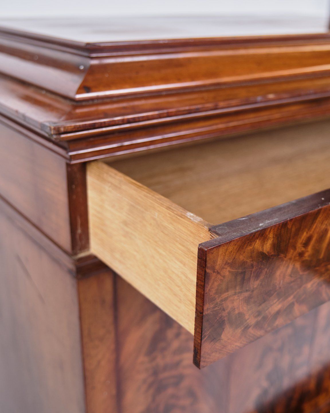 Secretary – Mahogany – Intarsia & Flame Structure – 4 Drawers – 1840s photo vinterior