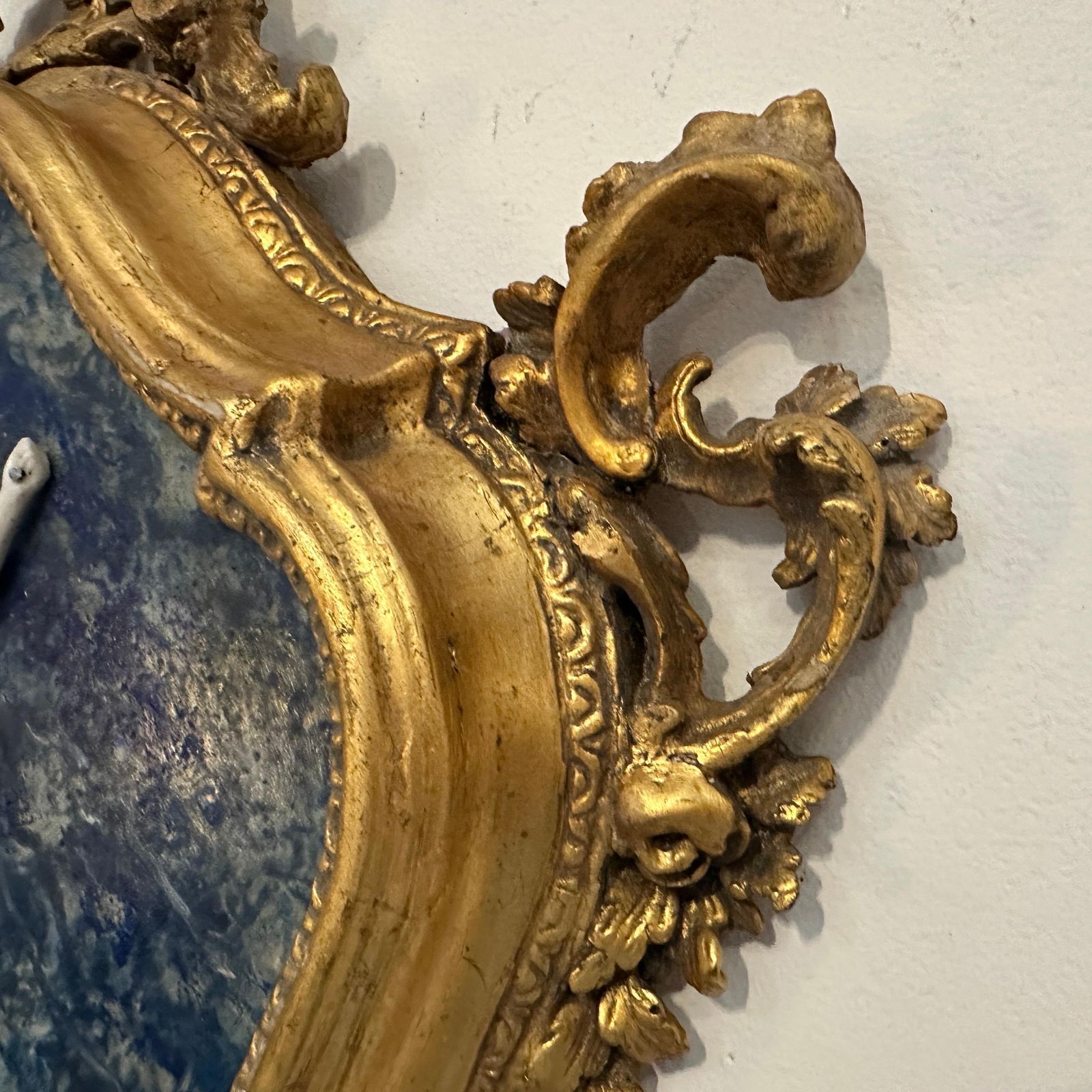 photo buy A Baroque Style Gilded Wood Box Frame Displaying A White Porcelain Christ