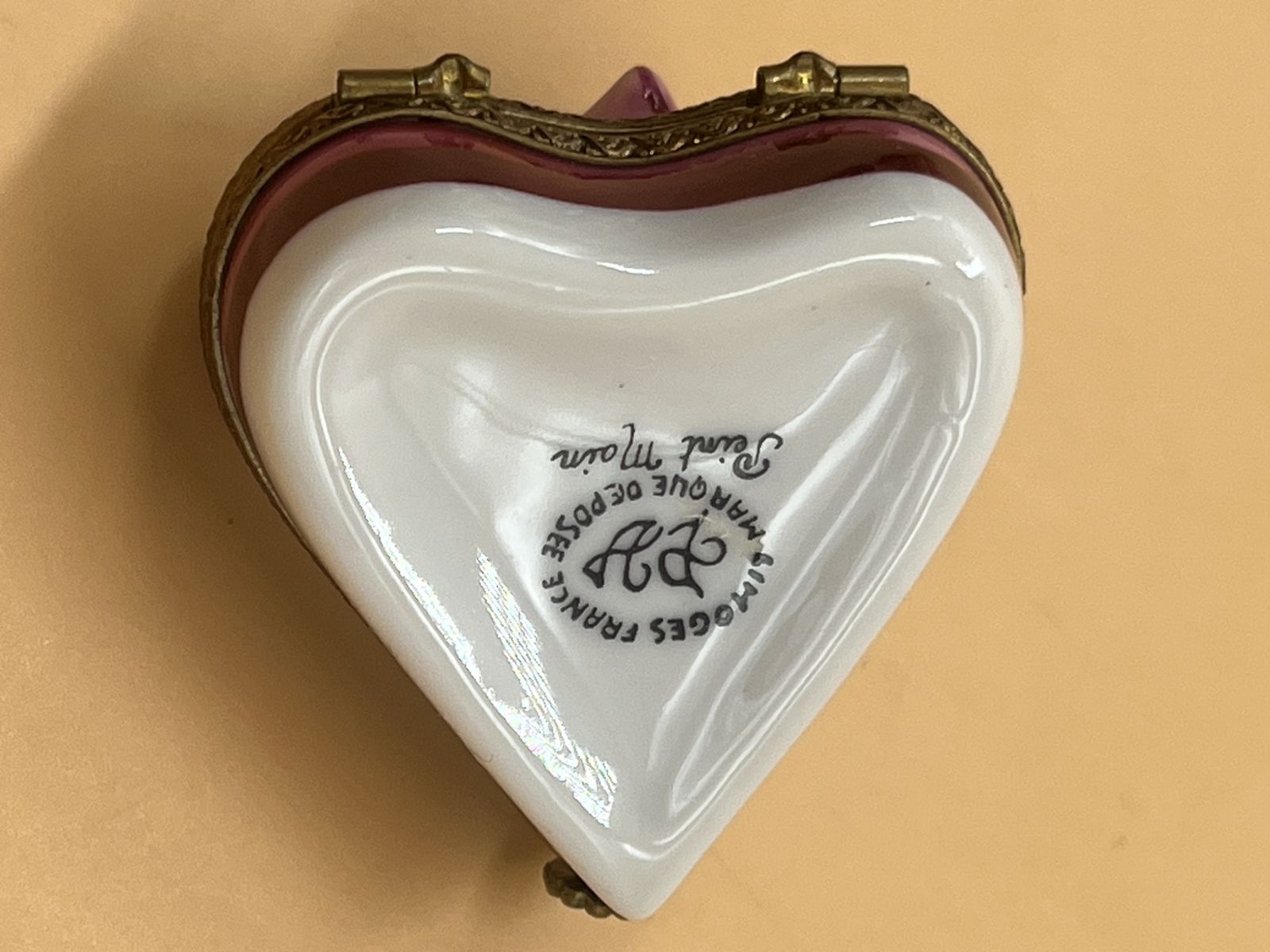 Marque Deposee Limoges Porcelain France Heart Shaped Hand Painted Trinket / Jewelry Box. photo vinterior