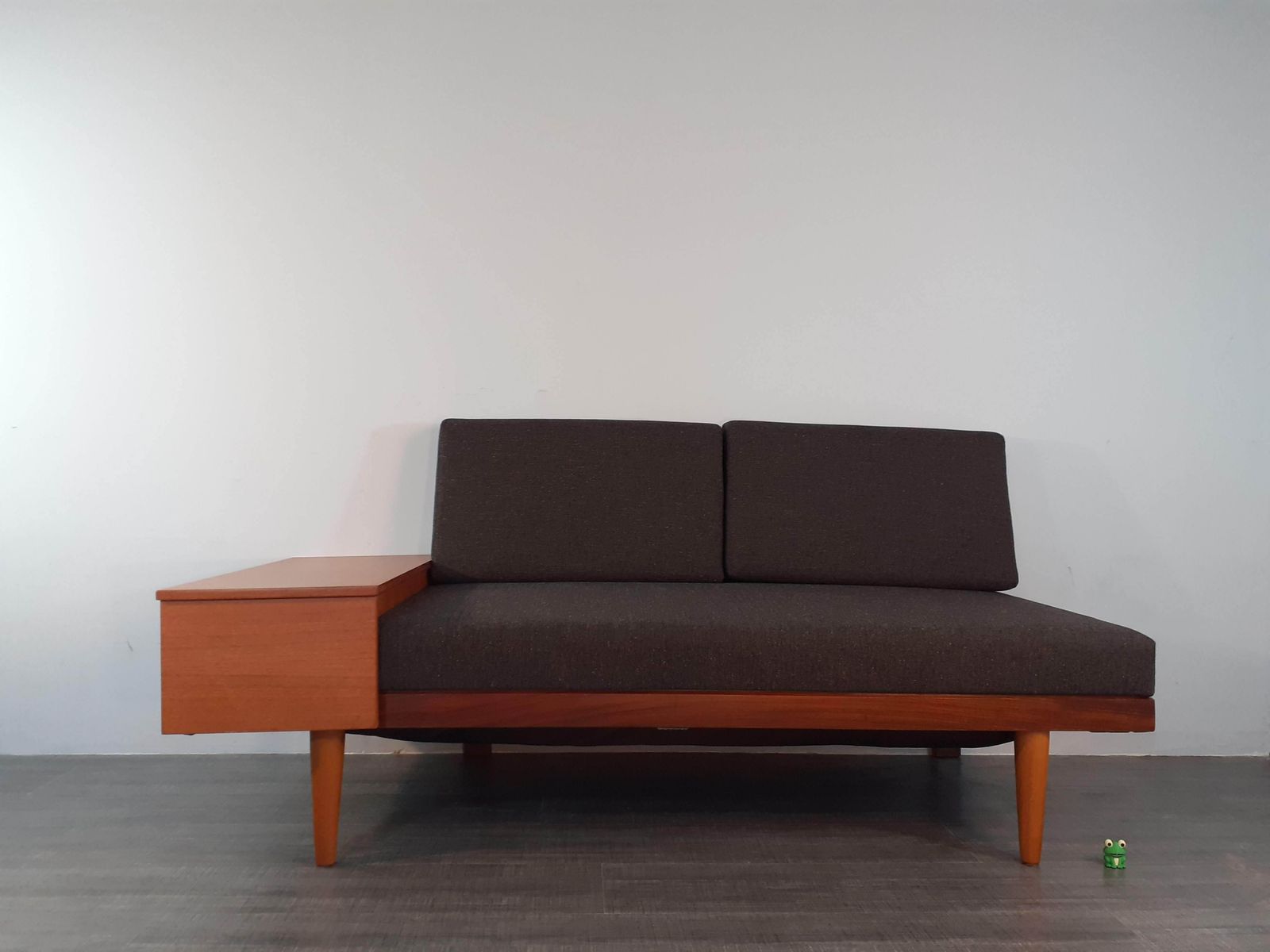 Pair Of Svane Daybeds And Corner Table In Teak Designed By Ingmar Relling,  Scandinavian Mid Century 1960s photo vinterior