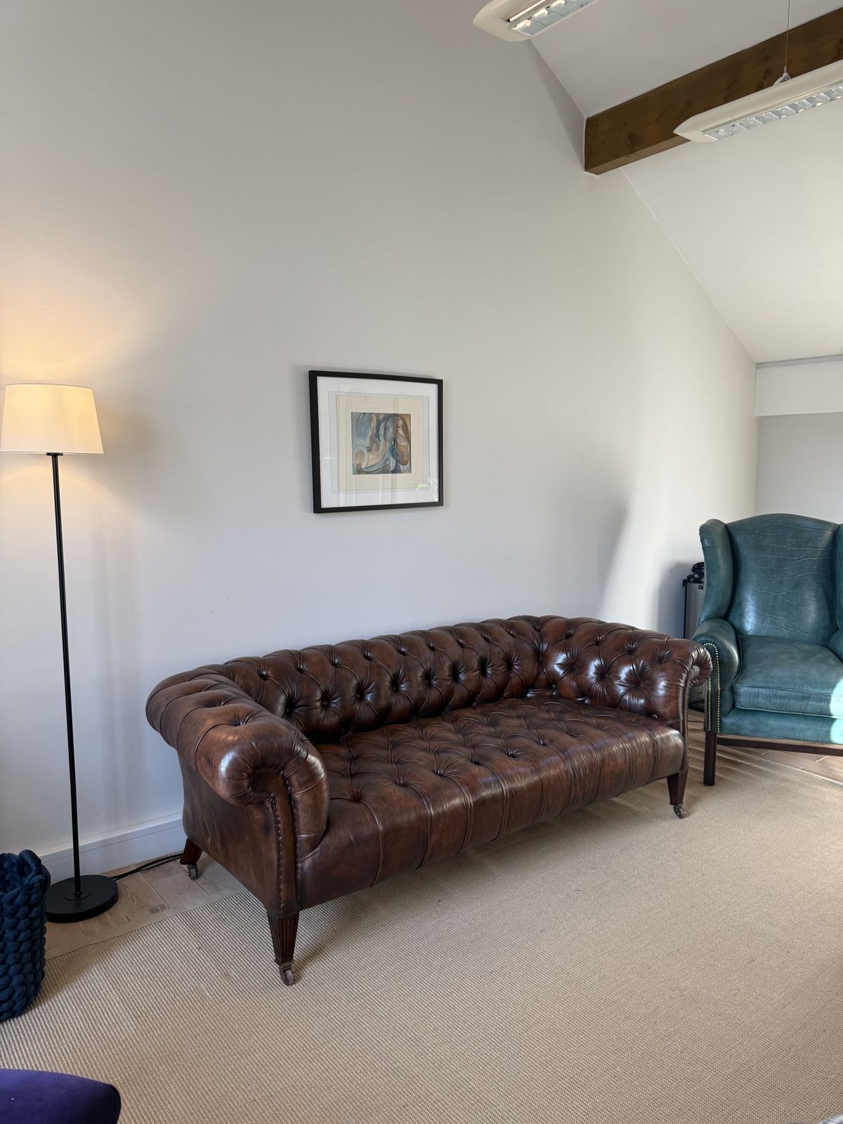 photo vintage Antique 19thc Chesterfield Sofa By Hamptons Of Pall Mall