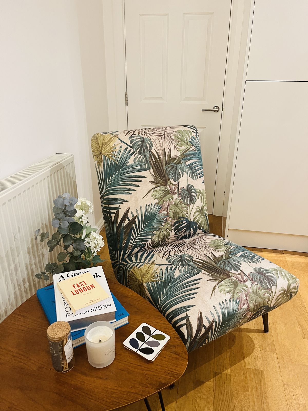 Handmade Accent Chair – Carlucci Tropical Fabric photo vinterior