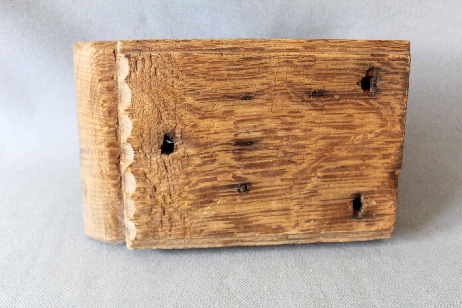 photo furniture Groot Antiek Frans Boerenhoeve Deurslot Van Hout En Smeedijzer Met Sleutel – Handgemaakt, Geschikt Voor Restauratie, Buitendeur, Landelijke Stijl