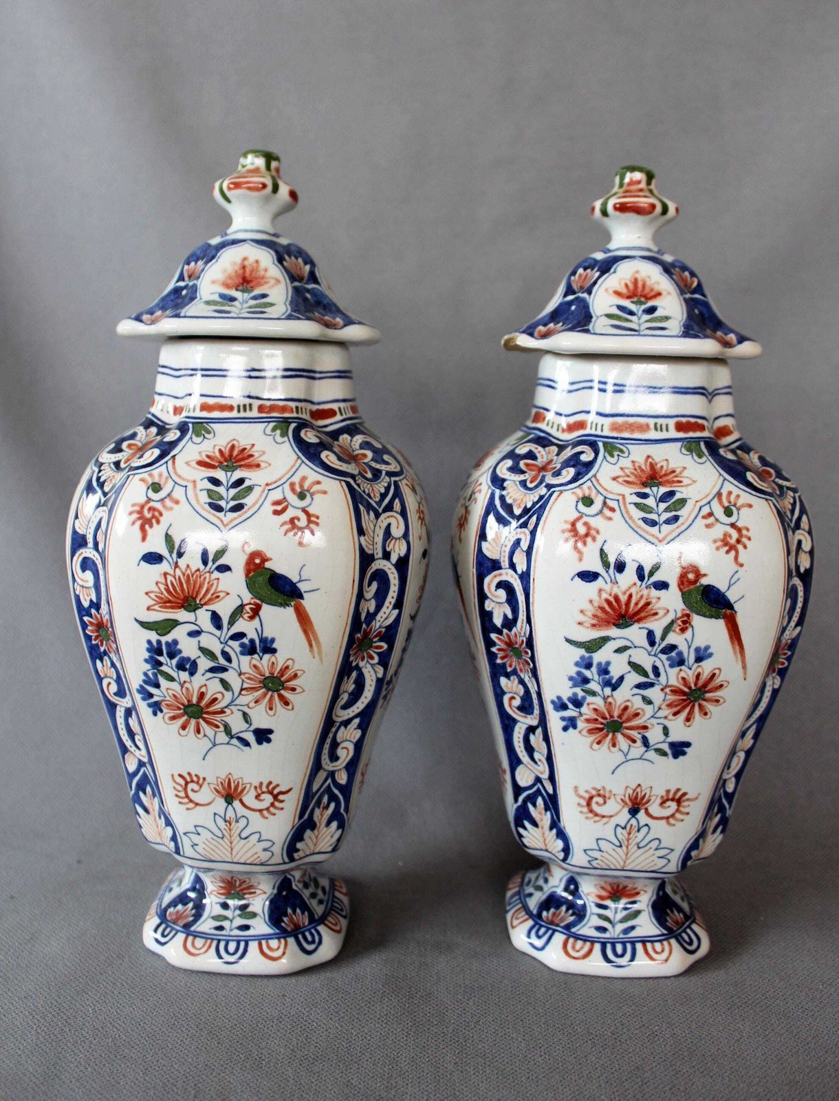 Set Of 2 Antique Belgium Boch Freres Bfk Ceramic Ginger Jar, Lidded Pedestal Jar, 19th Century Chambre Des Peintres Studio, Imari Design photo vinterior