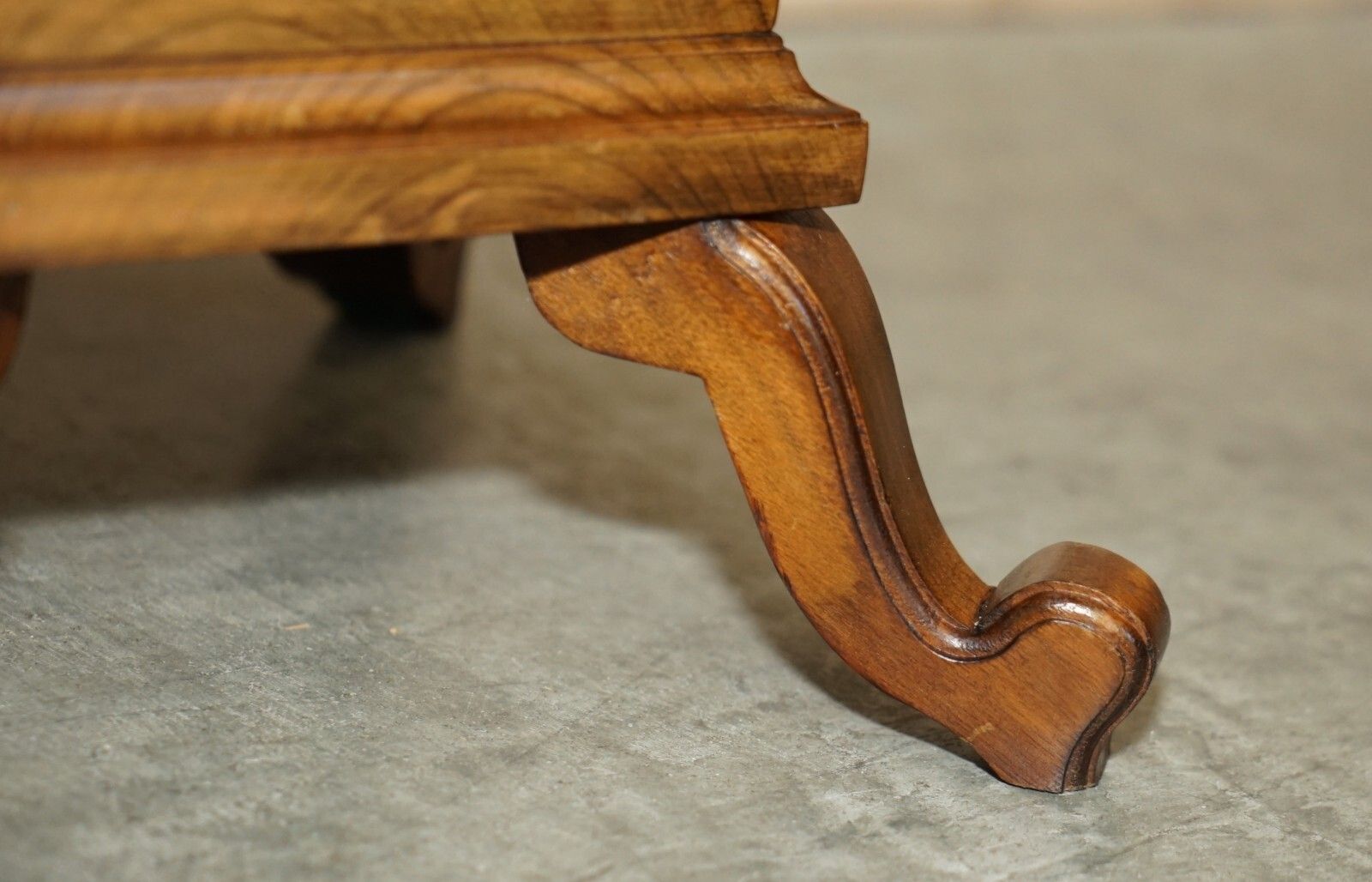 photo furniture Fine English Made Jb Wright Cabinet Maker Regency Revival Side End Lamp Table