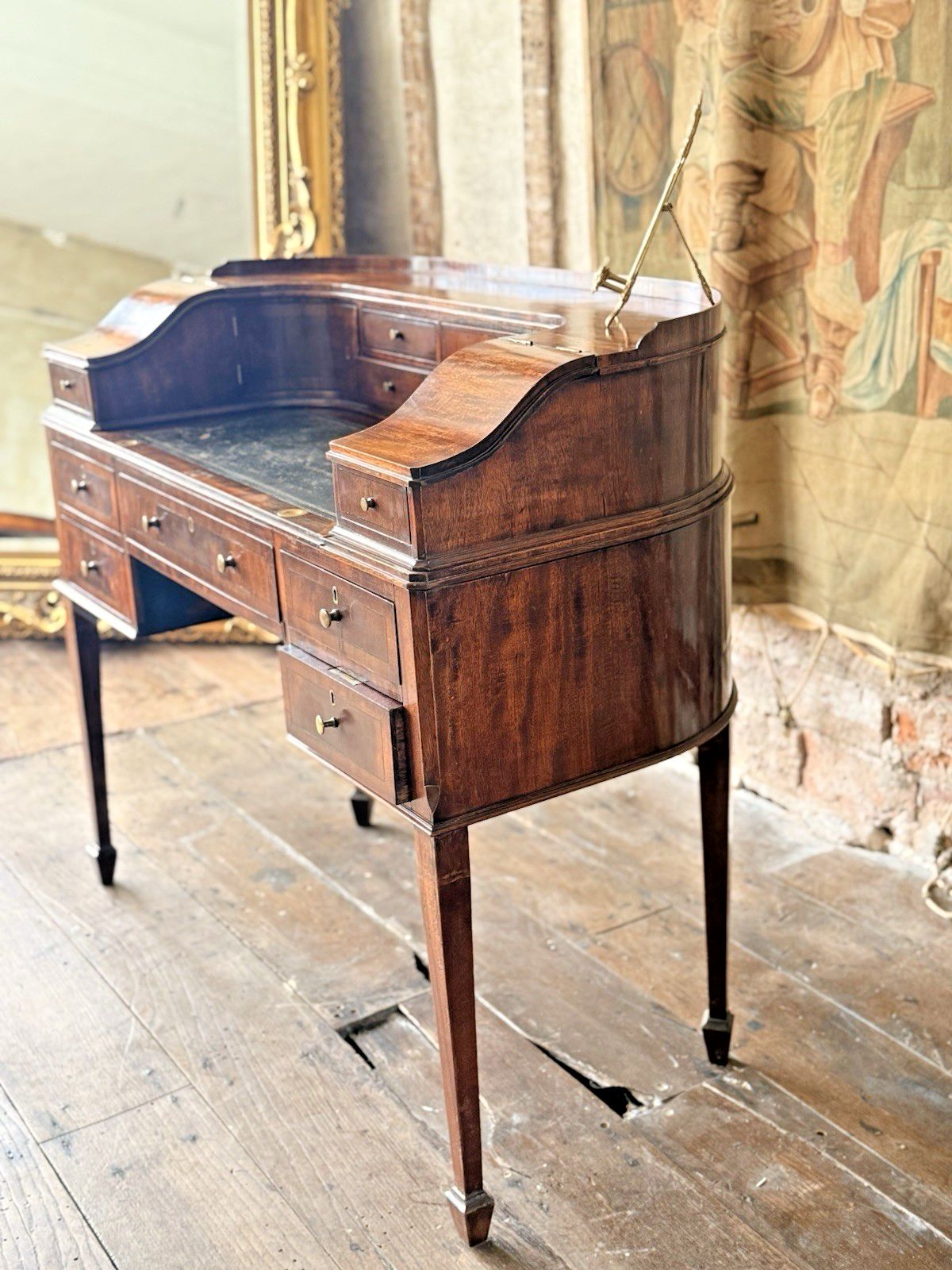 Fine Quality English Antique Mahogany Carlton House Curved Writing Desk C 1860 photo 1599.0