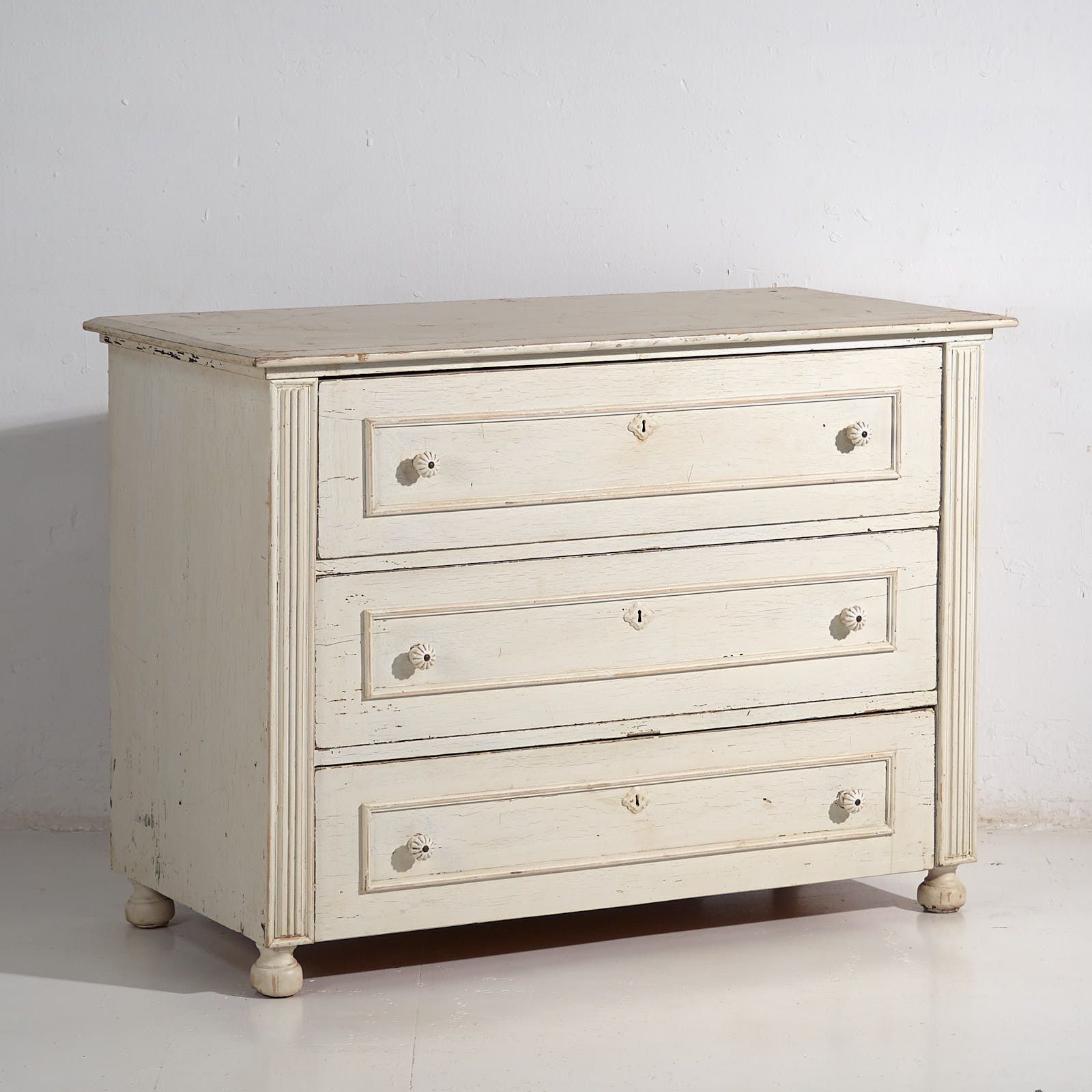 Antique White Chest Of Drawers (C.1920) #40
