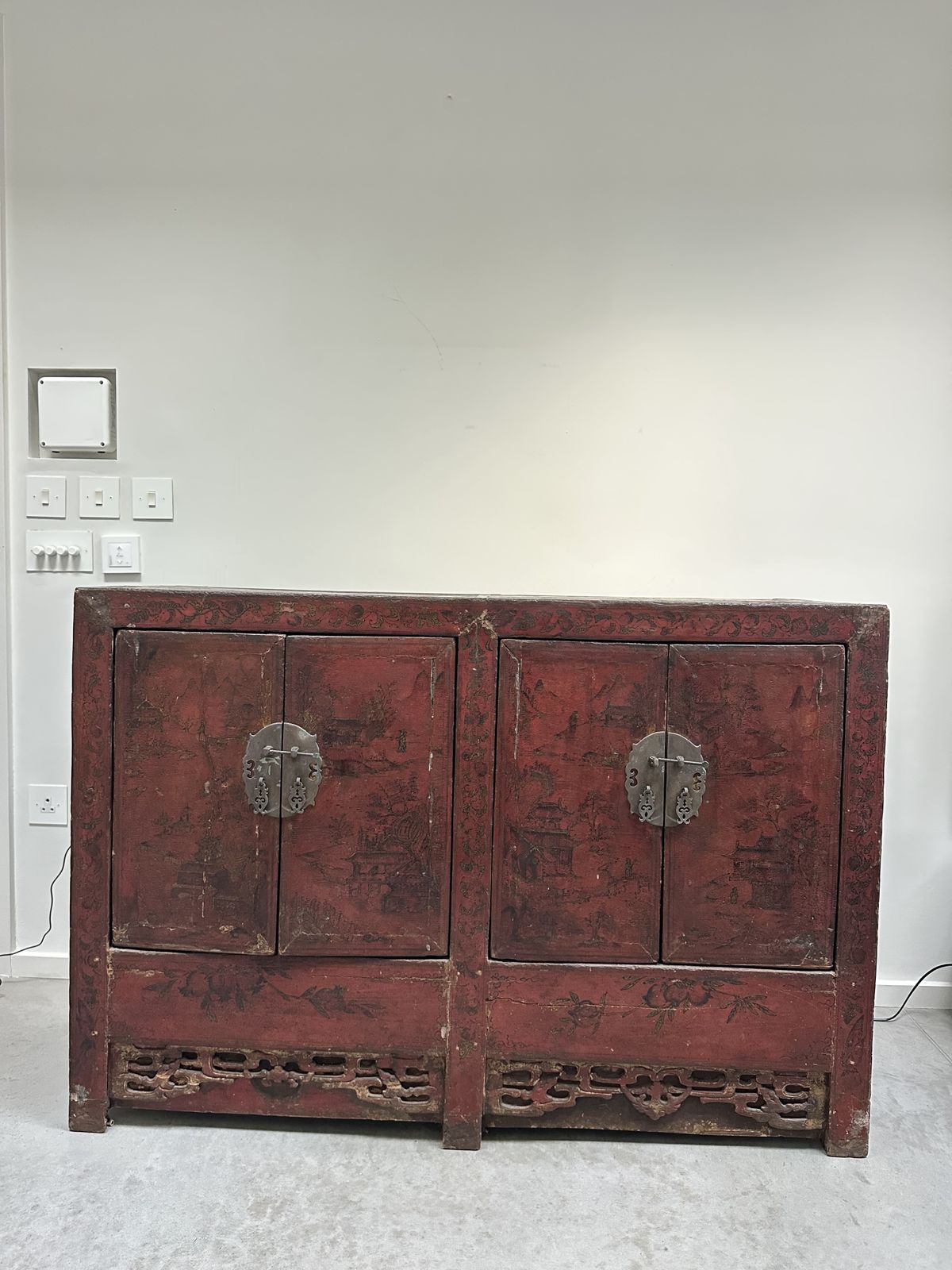 photo vinterior Chinese 'Shanxi' Painted Cabinet