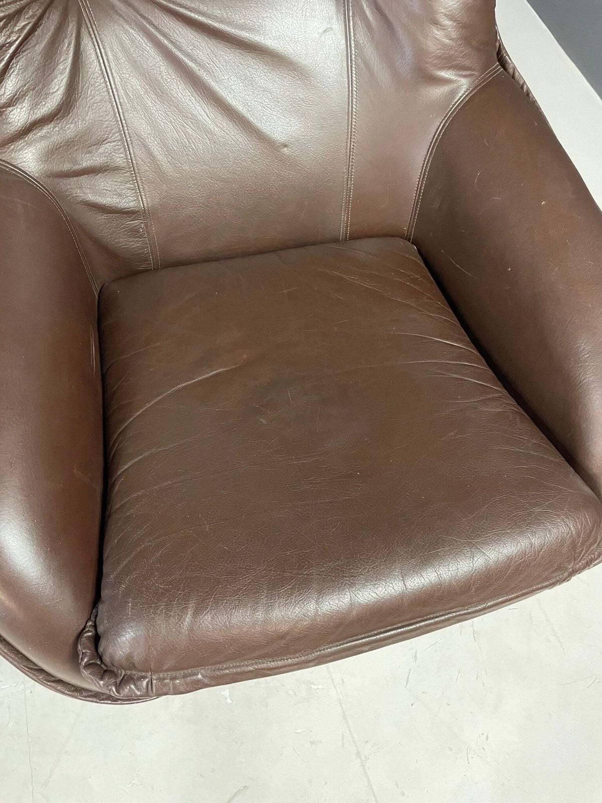 Furniture Pair Of Leather Swivel Armchairs By Peem, Finland, 1970s photo
