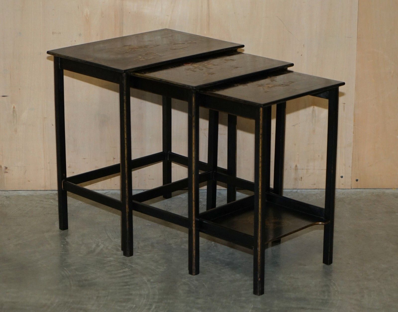 Nest Of Three Circa 1900 Chinese Chinoiserie Lacqurered Side Tables Hand Painted photo for sale