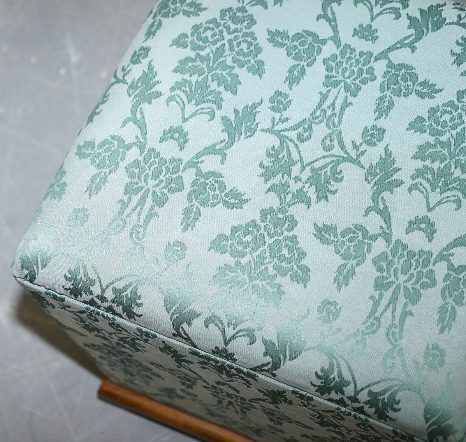 Exquisite Silk Upholstered Victorian Style Ottoman Stool Footstool With Storage photo Furniture